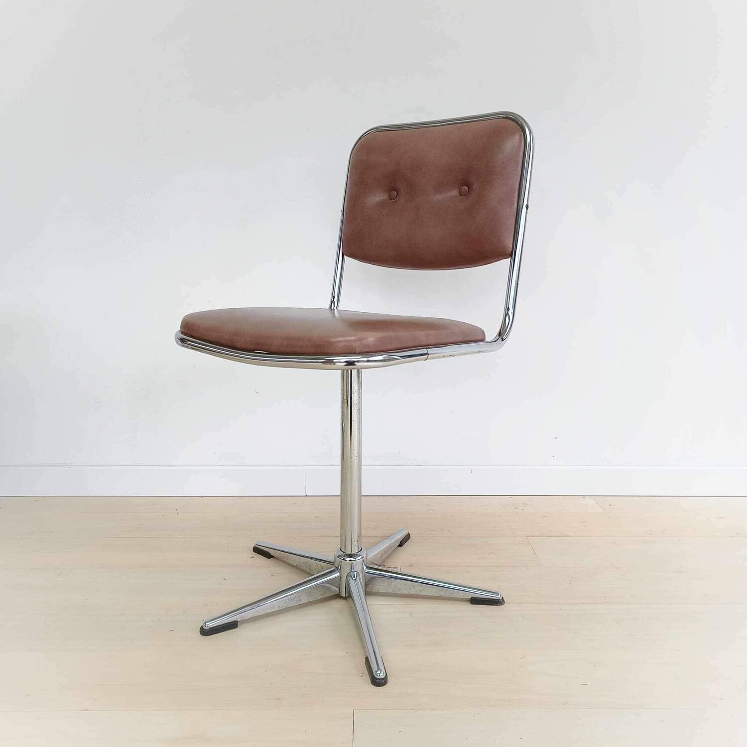 Vintage 60s/70s swivel chairs