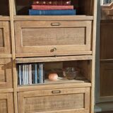 Trade cabinet with flaps