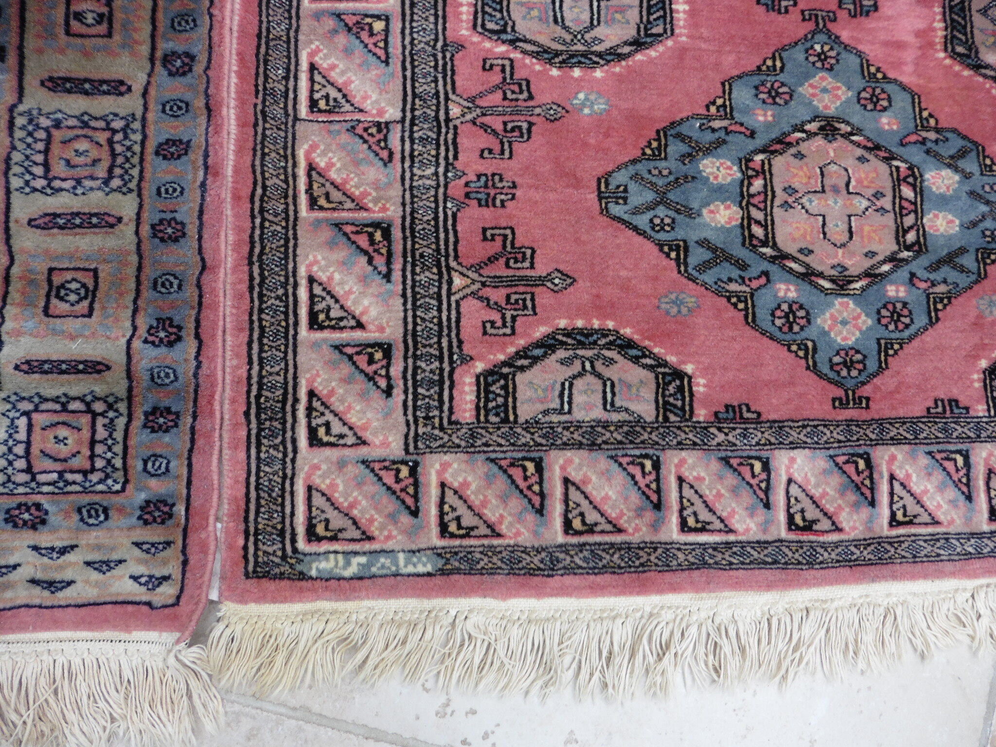 Pakistan handmade wool rug 150 x 95 cm