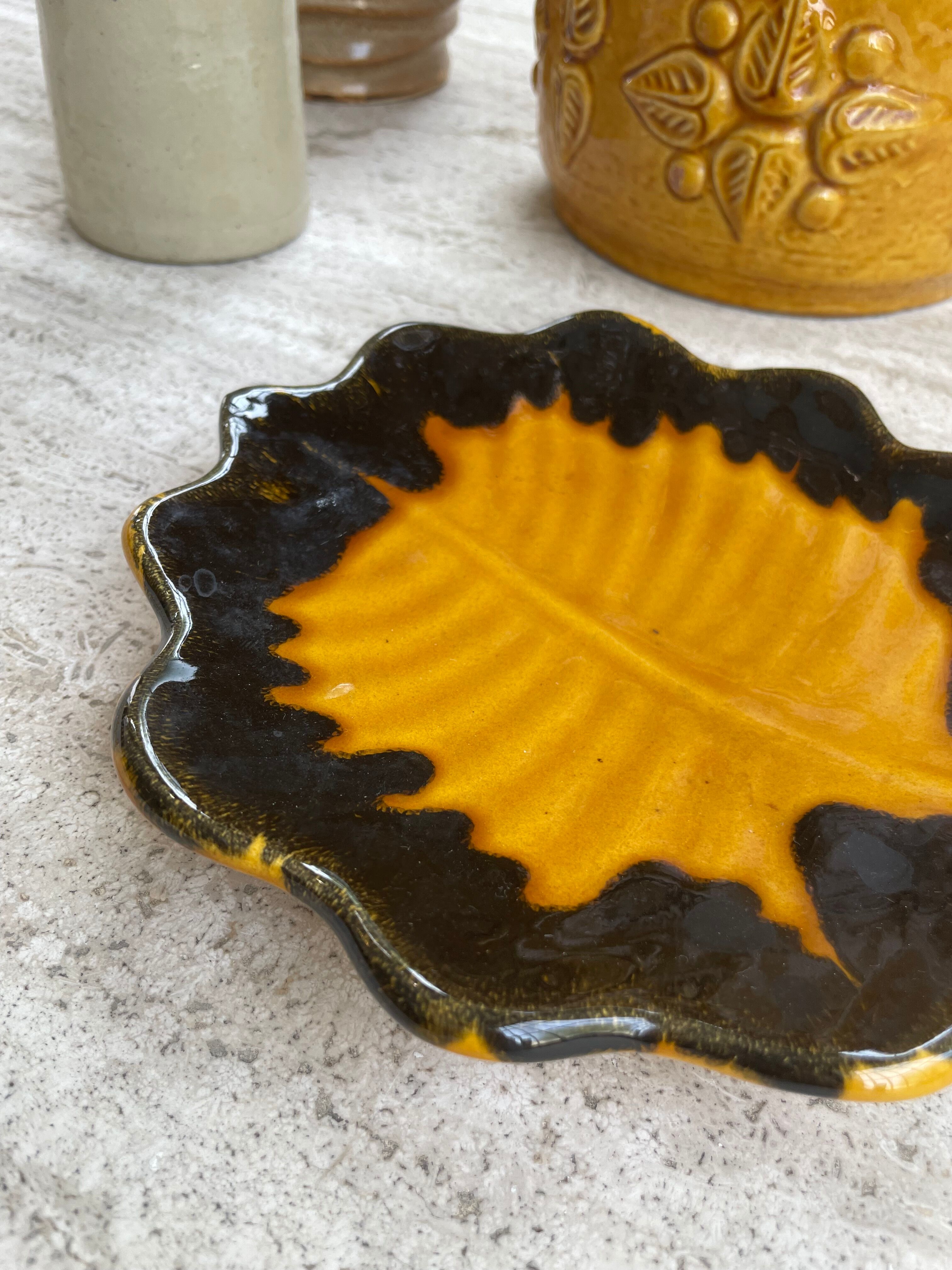 Yellow and black leaf dish