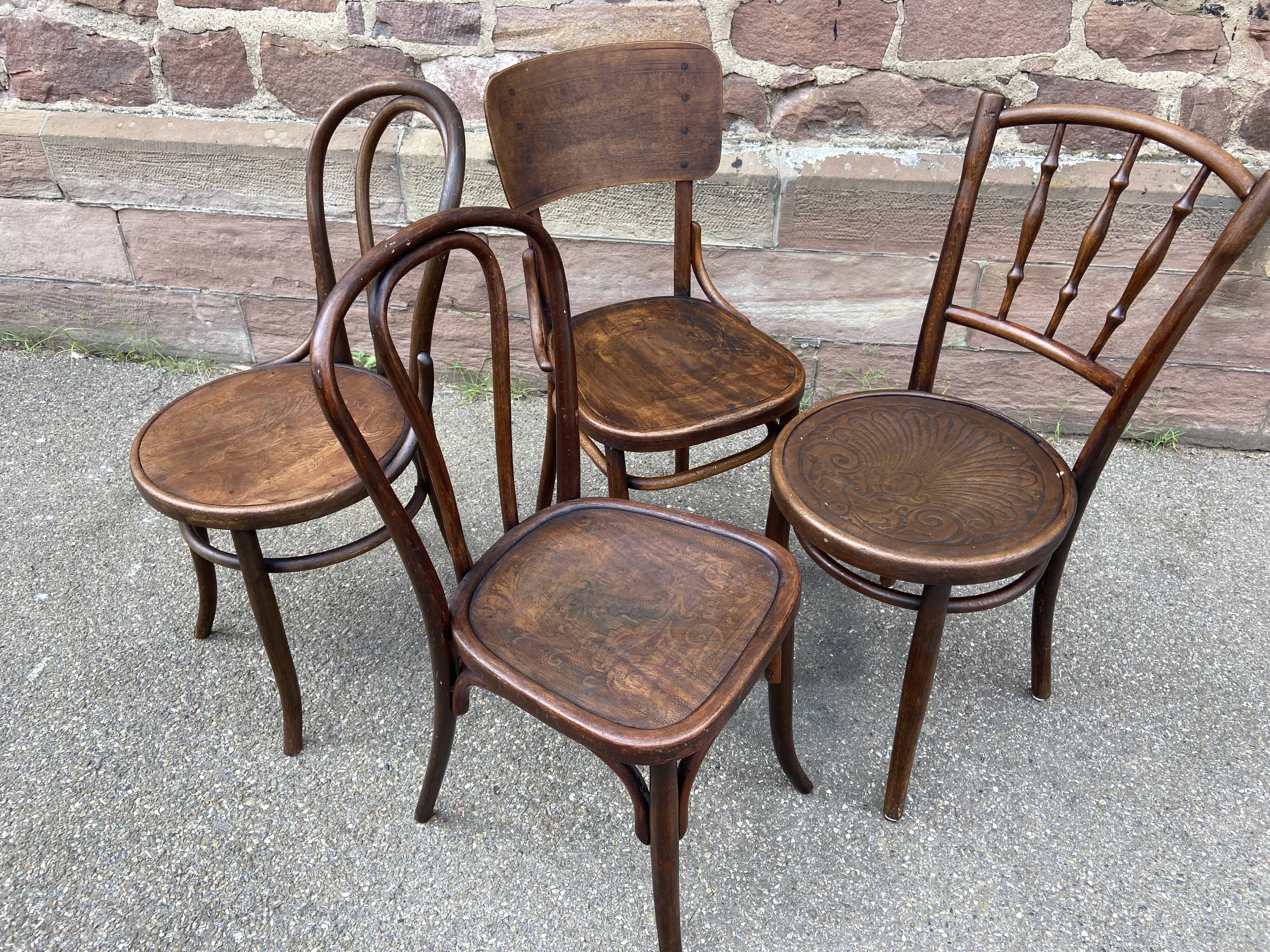 Lot de 4 chaises bistrot dépareillé bois courbé