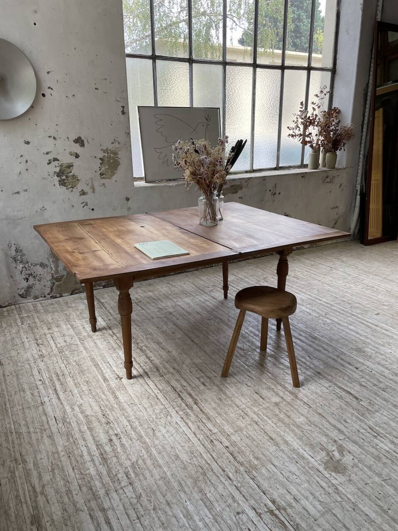 Table de ferme noyer plateau pivotable à allonges