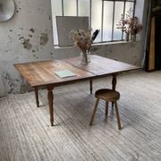 Table de ferme noyer plateau pivotable à allonges
