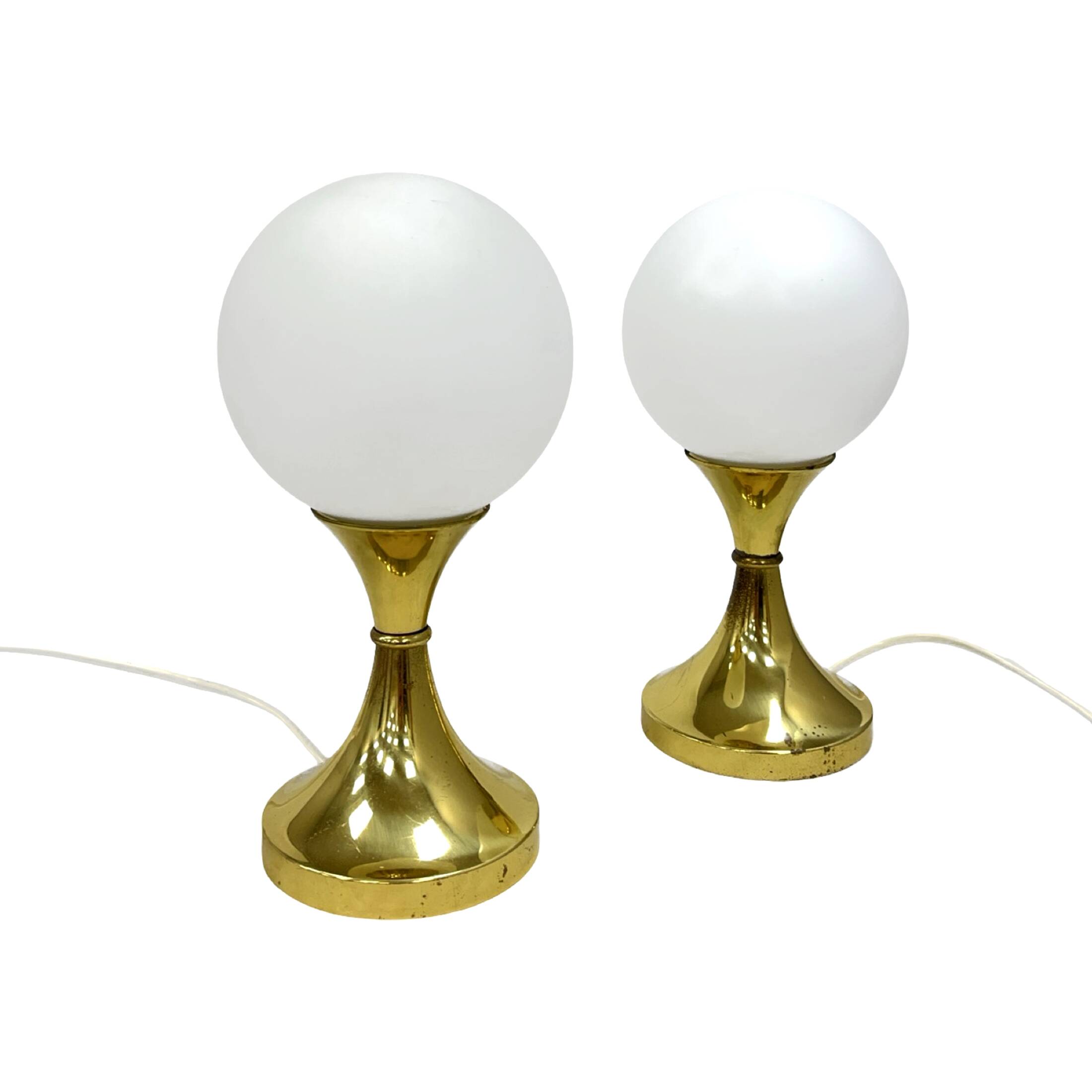 Paire de lampes de table Globe, également connues sous le nom de Leuchten, Allemagne, années 1970, laiton et verre.