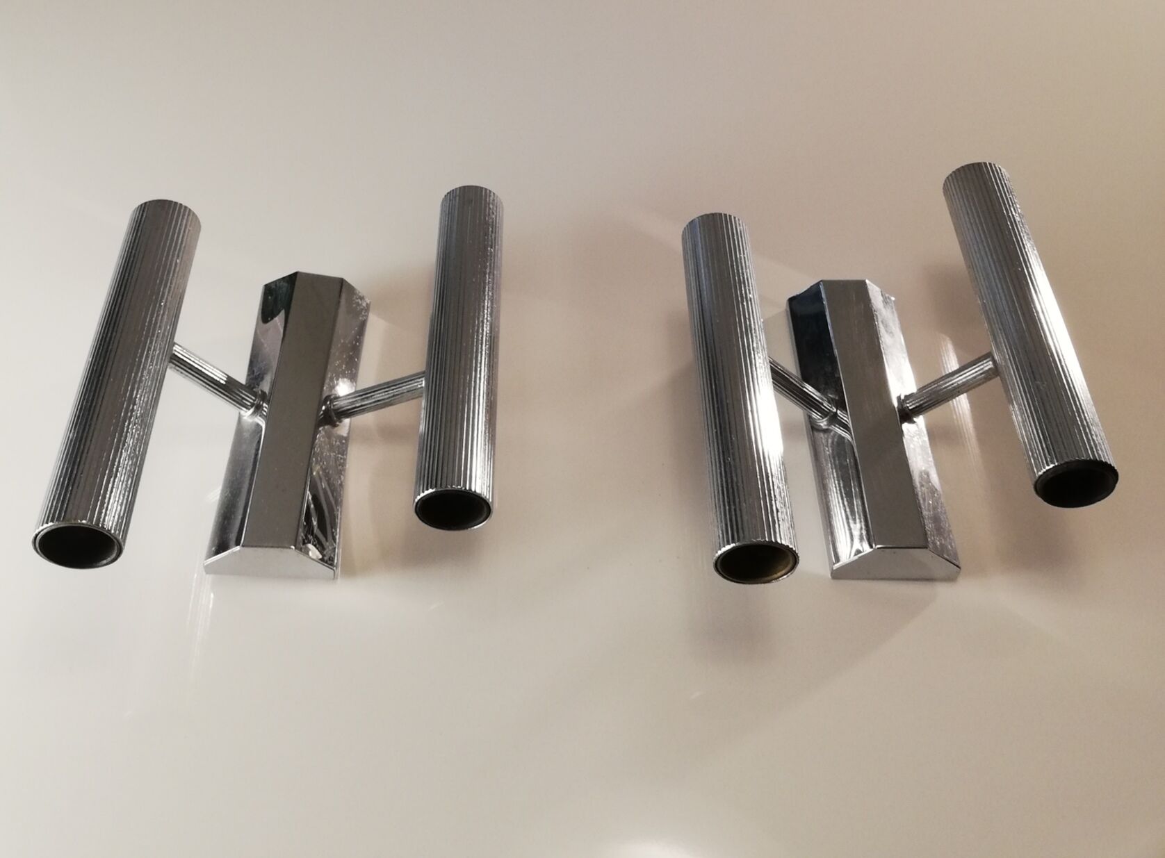 Pair of applying Sciolari tubes