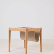 Table d'appoint danoise avec porte-revues par S.P. Jensen pour BRDR Furbo