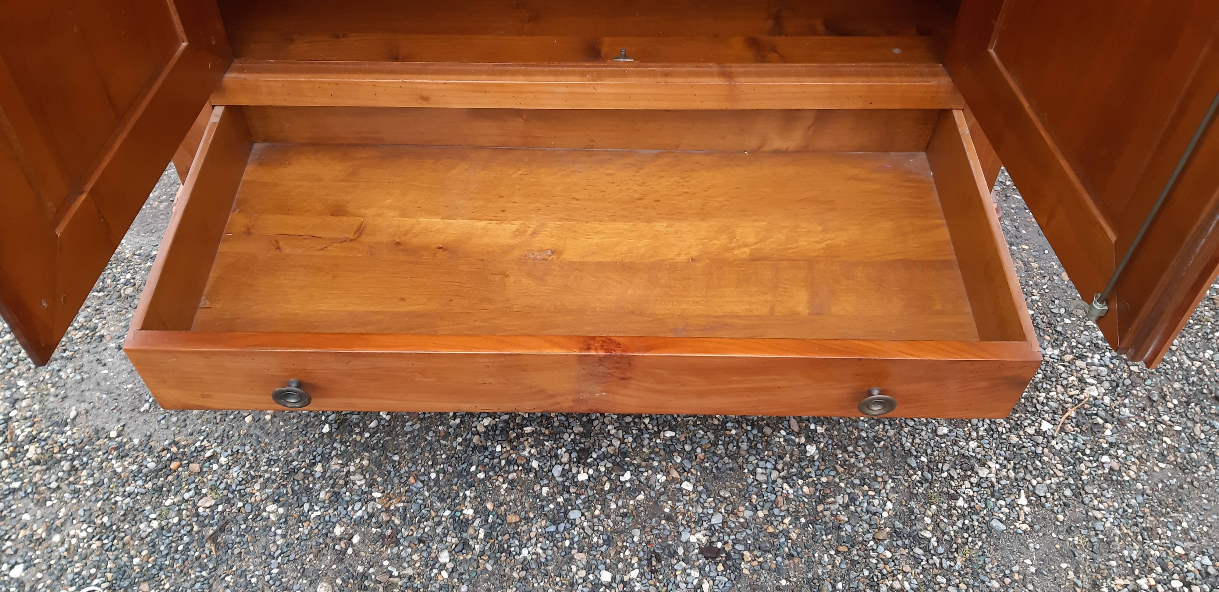 Cherry wood cabinet, 2 doors, 2 drawers