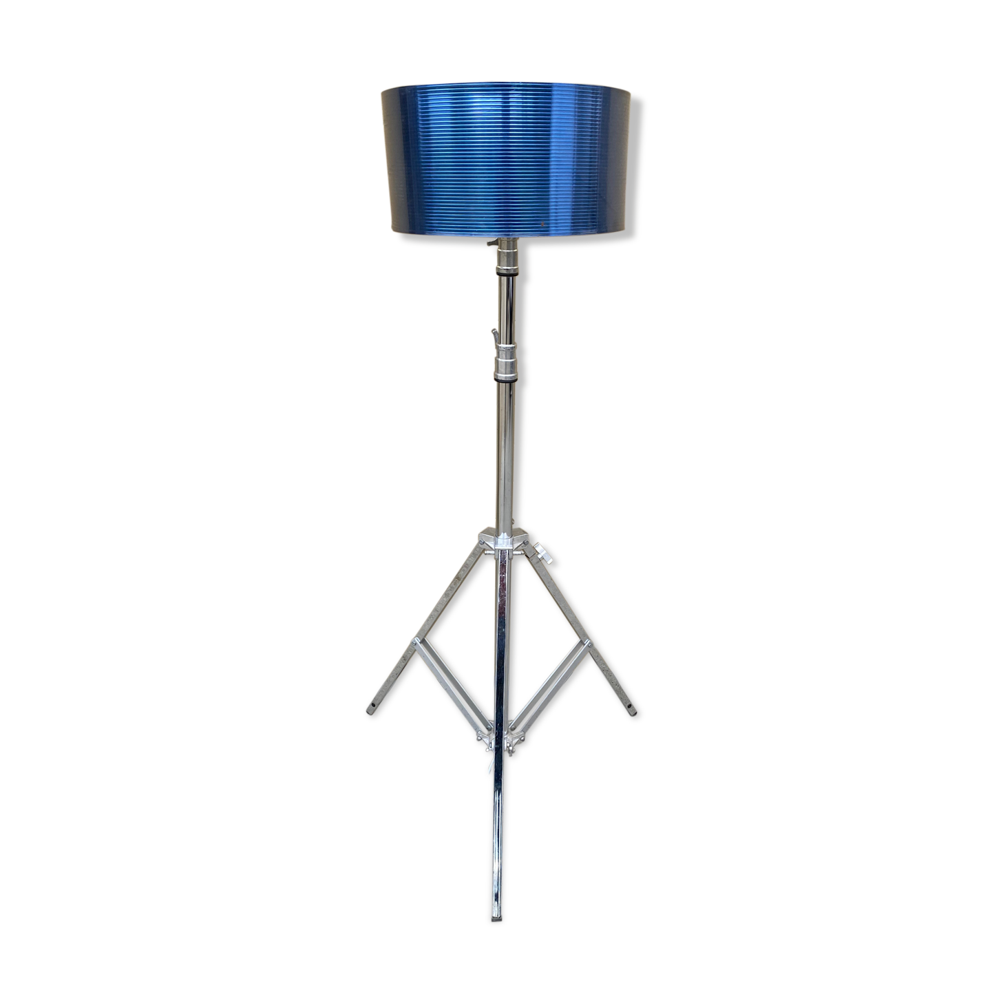 Lamppost on metal feet