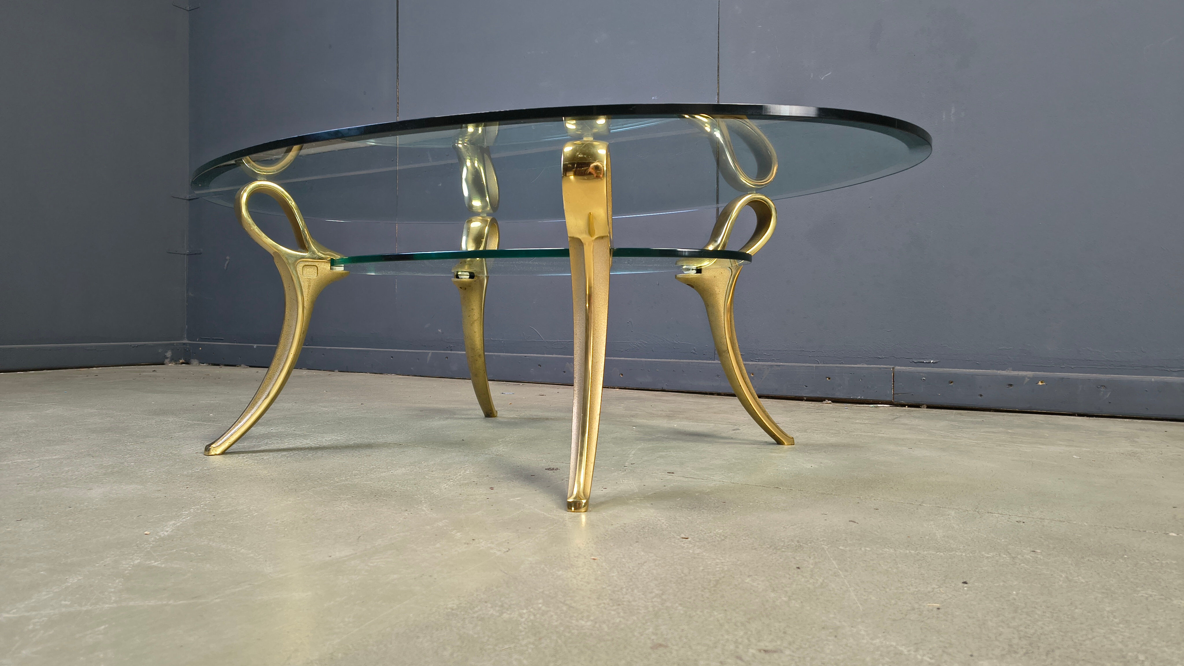 Table basse en laiton et en verre, années 1970