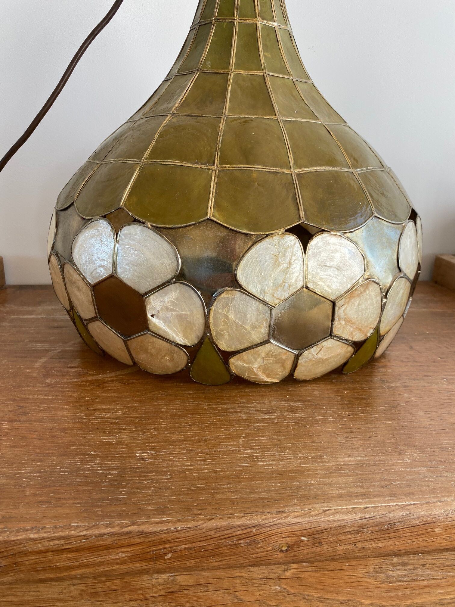 Mother-of-pearl ceiling lamp