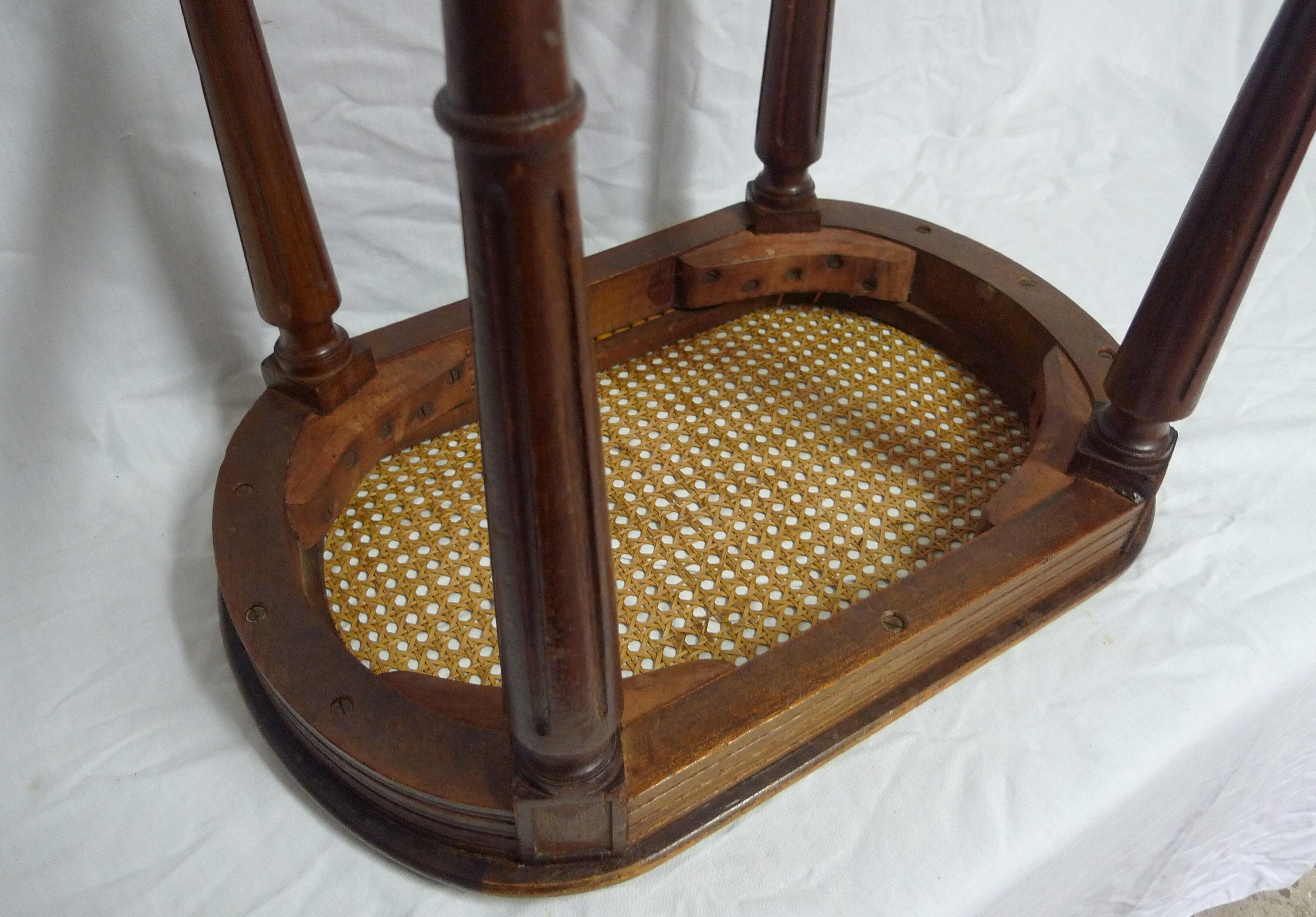 Tabouret de piano cannage