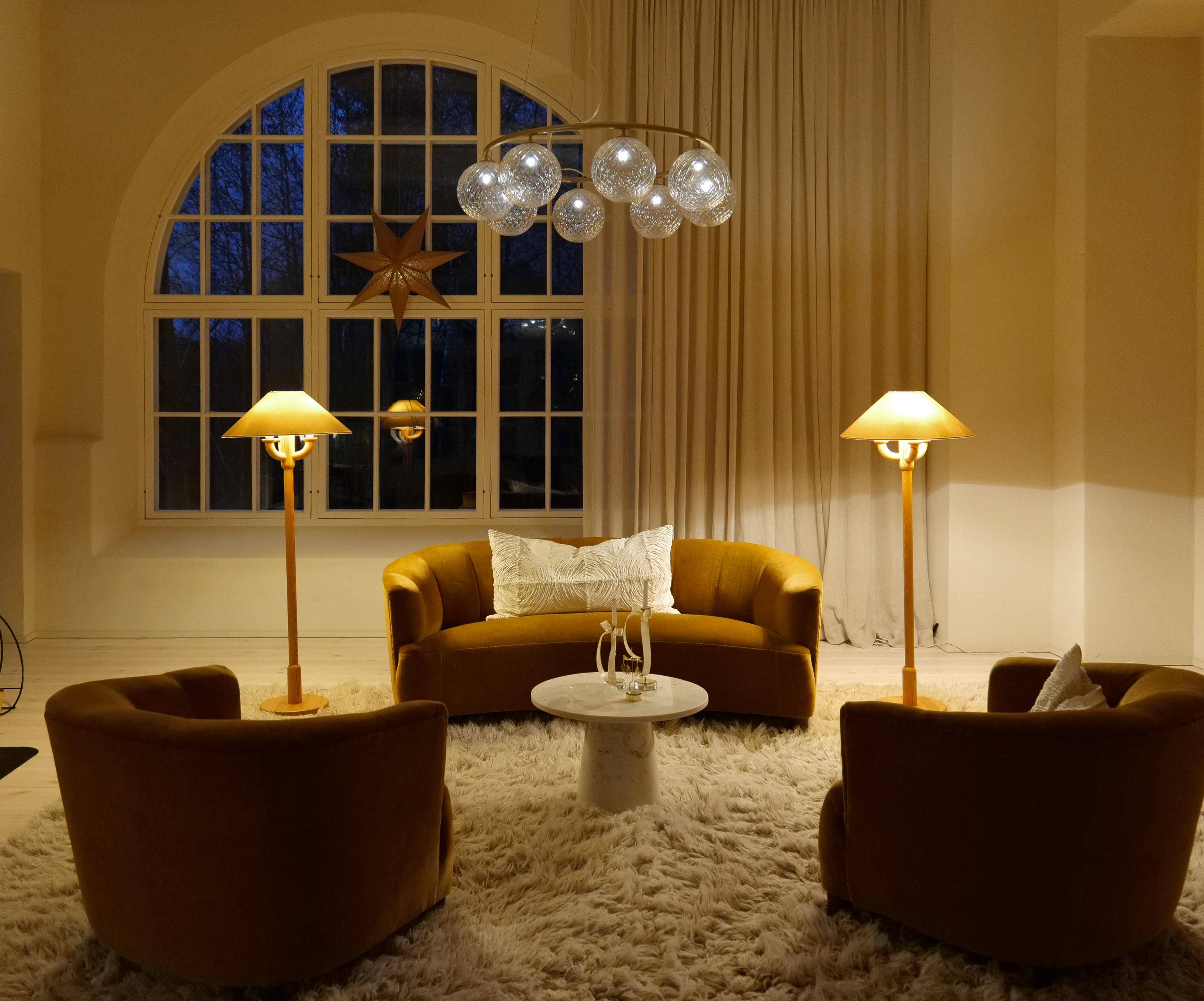 Sculptural modern floor lamps in pine, Sweden 1970s.