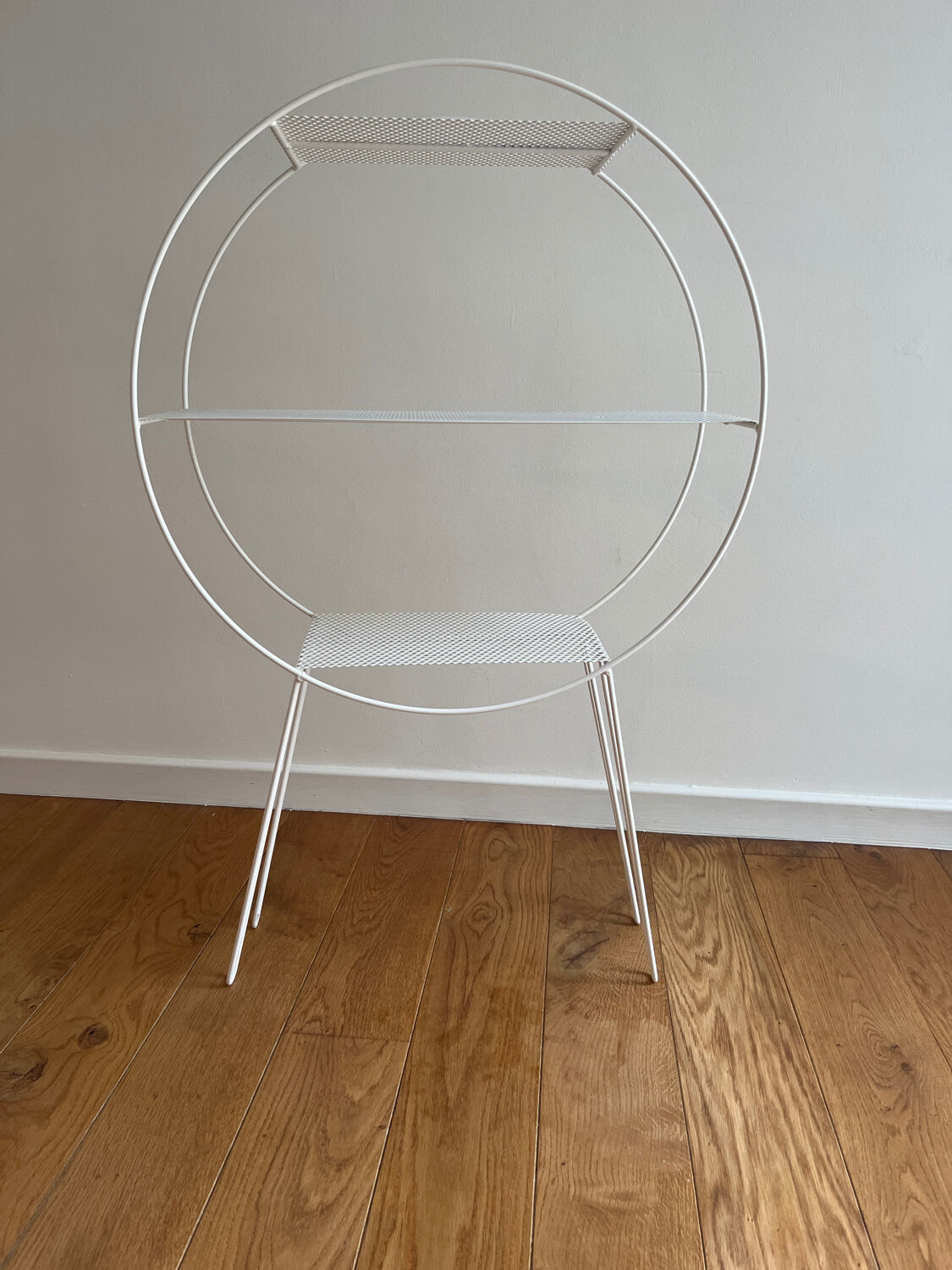 White lacquered circular shelf – 1980s–90s