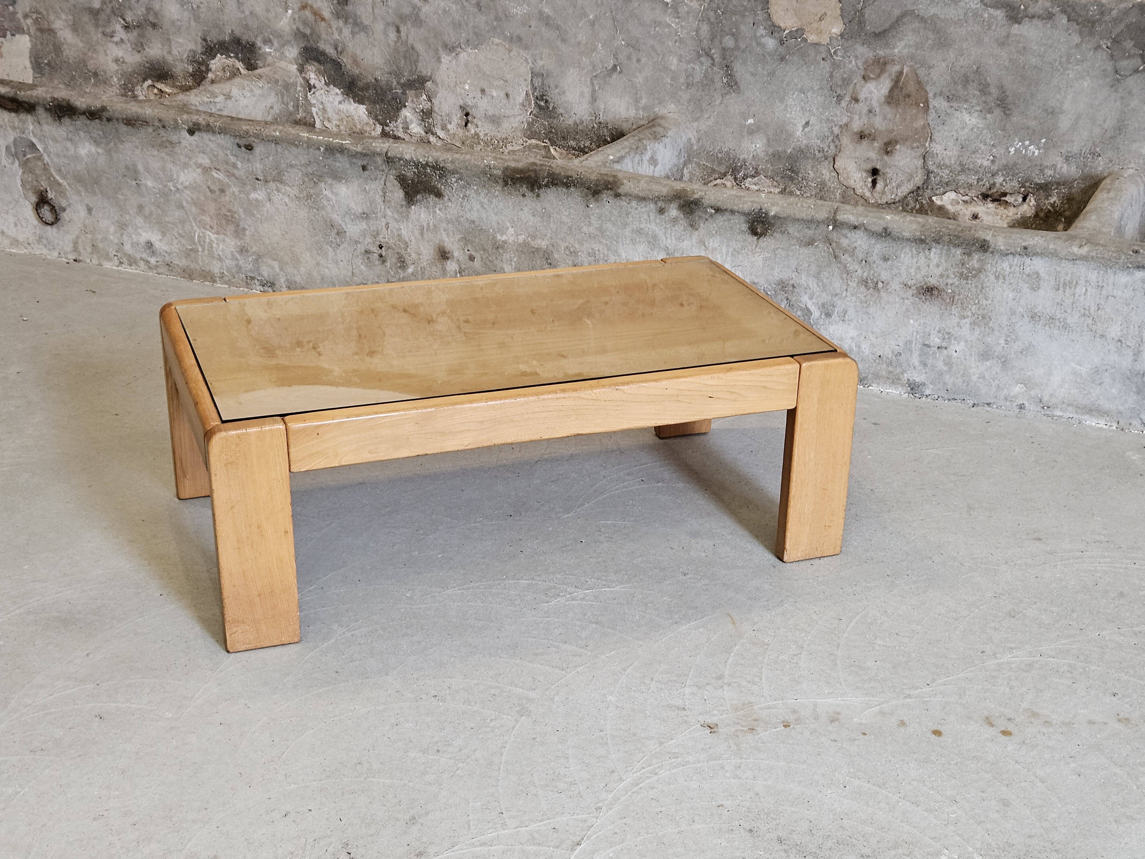 Designer coffee table 1970-1980 in kois elm and glass