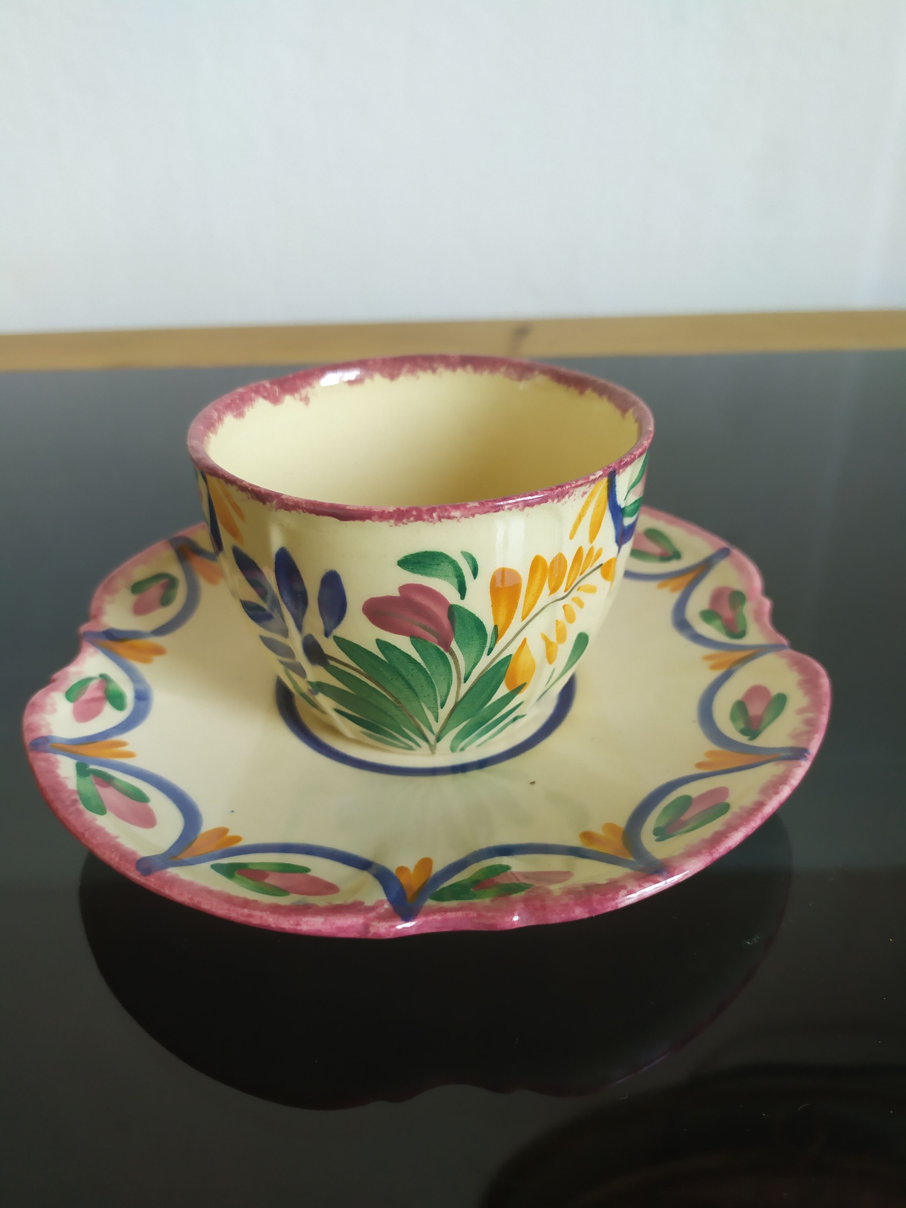 4 cups and saucers of Henriot earthenware