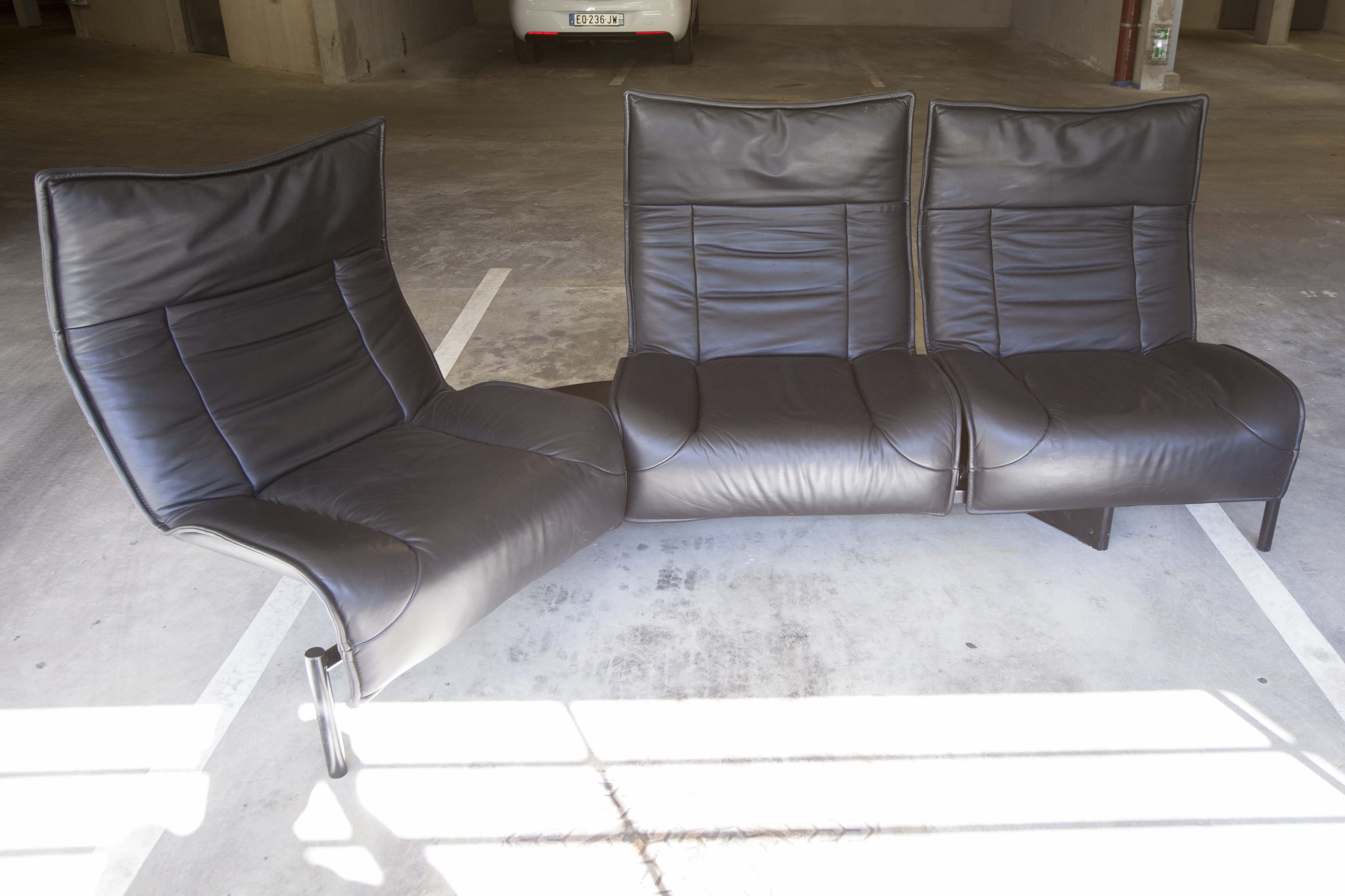 Leather sofa model "Veranda" Vico Magistretti for Cassina