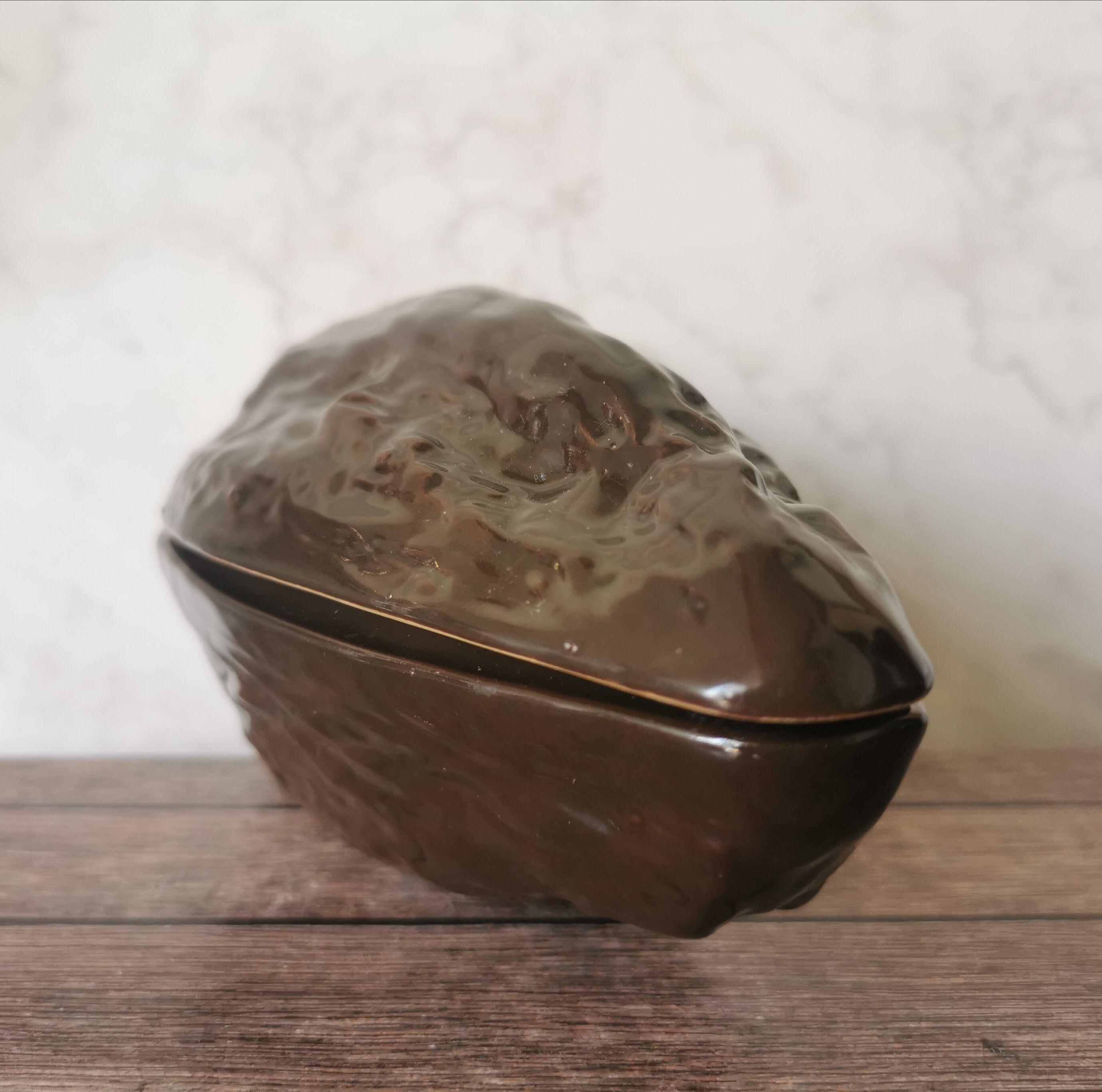 Ceramic box pod cocoa bean