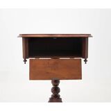 Table en noyer - fabriquée à la main, vers 1870.
