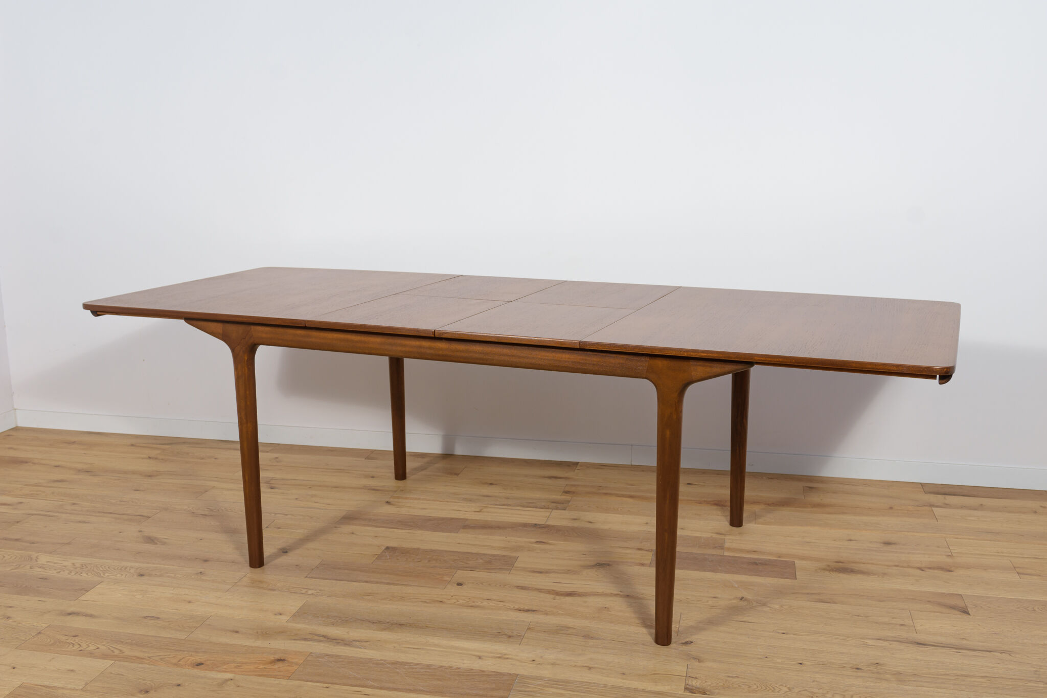Mid-Century Teak Extendable Dining Table from McIntosh, 1960s