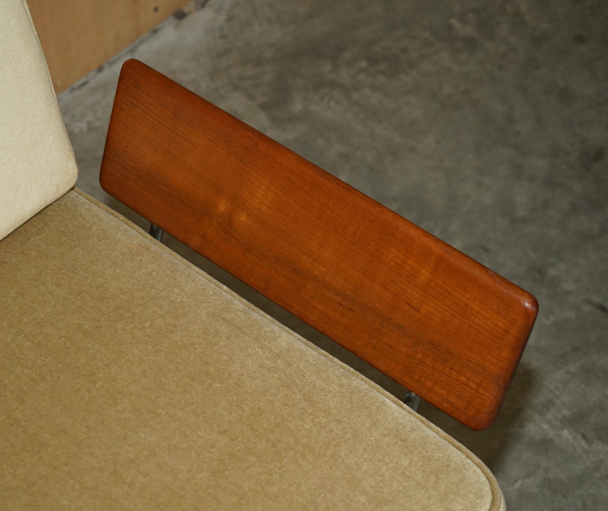 Mid Century Modern canapé by Peter Hvidt and Orla Mølgaard Nielsen for France & Son