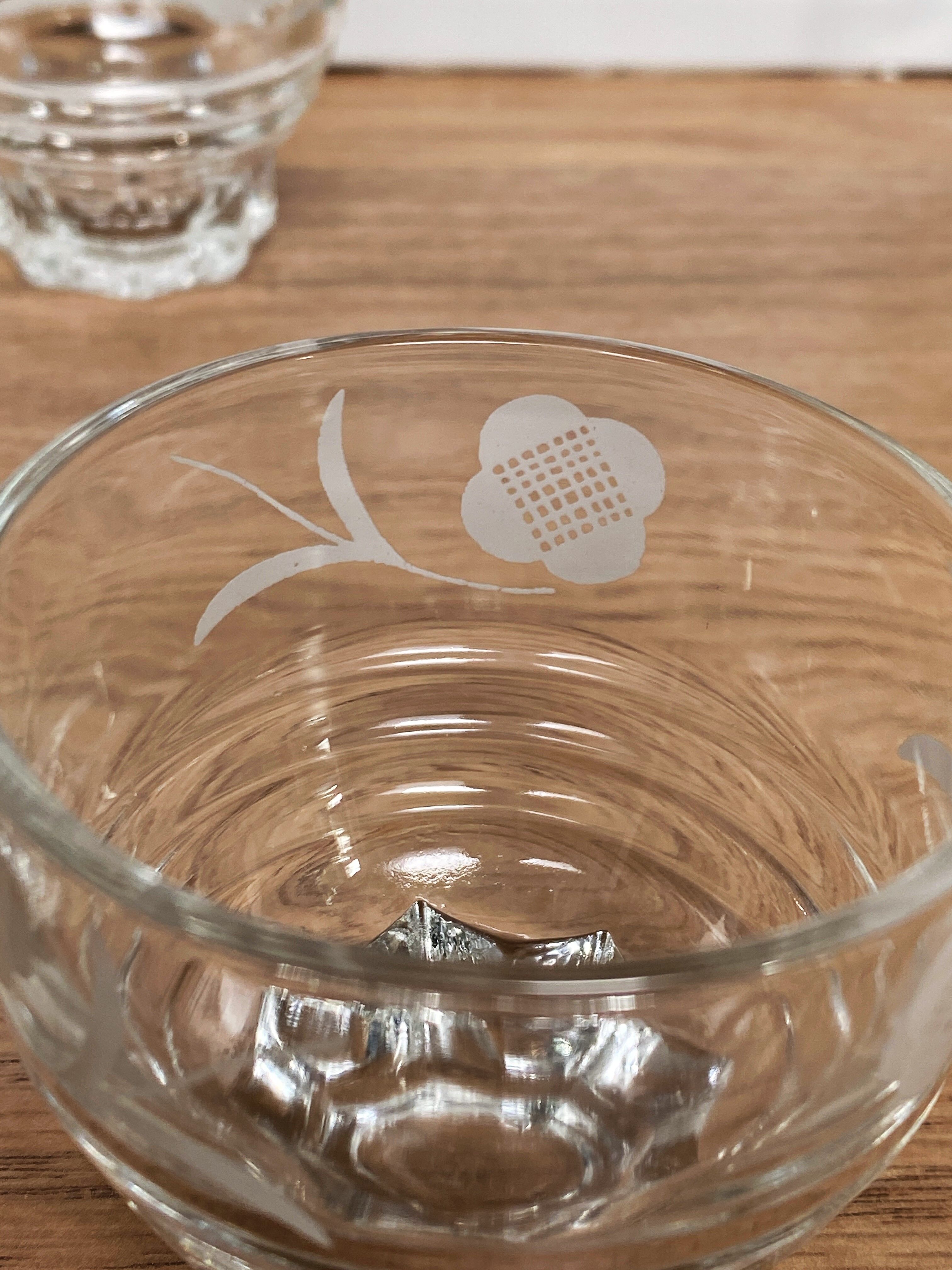 6 silkscreened vintage glasses