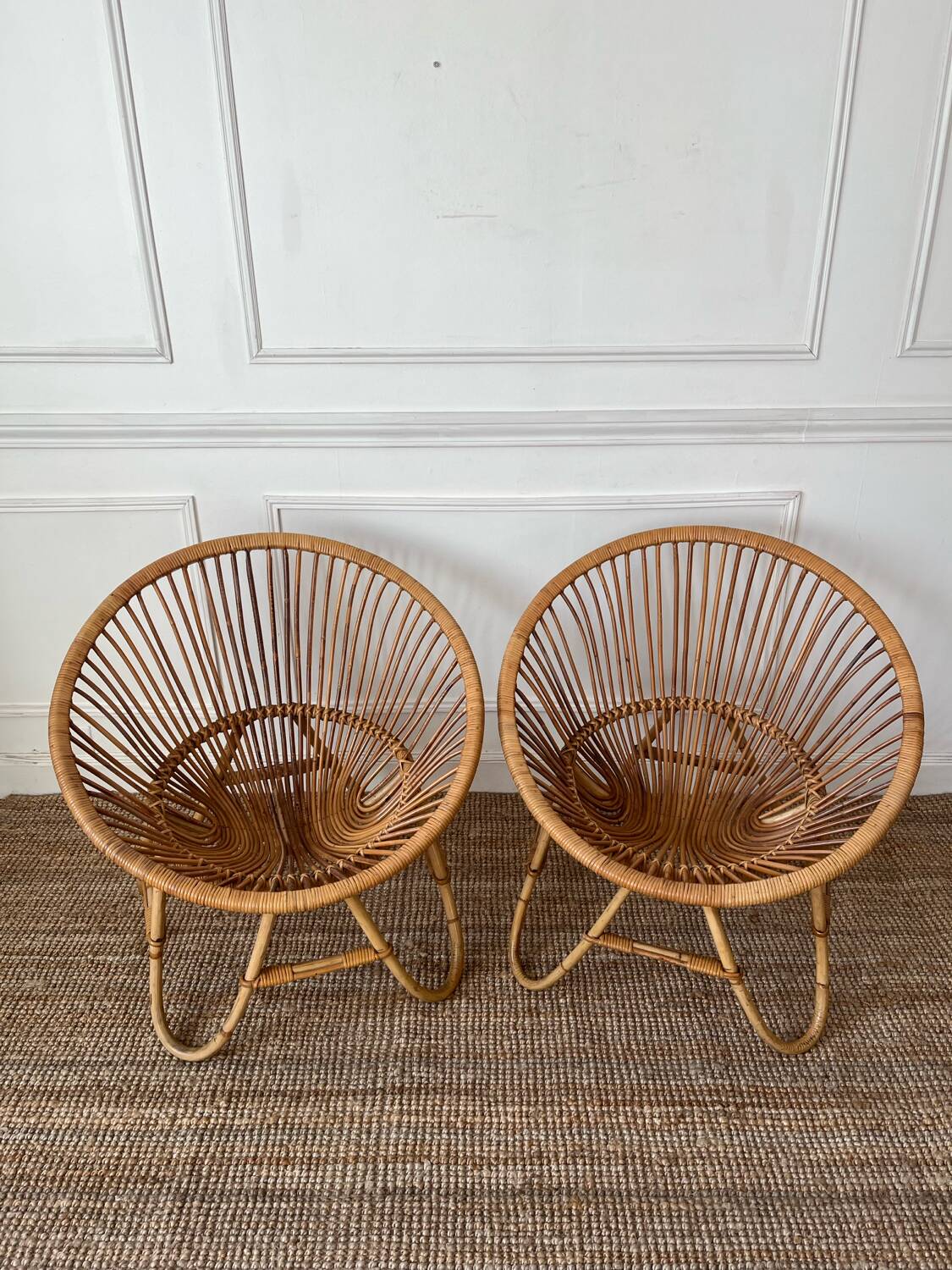 Paire de fauteuils corbeille en rotin , années 50-60