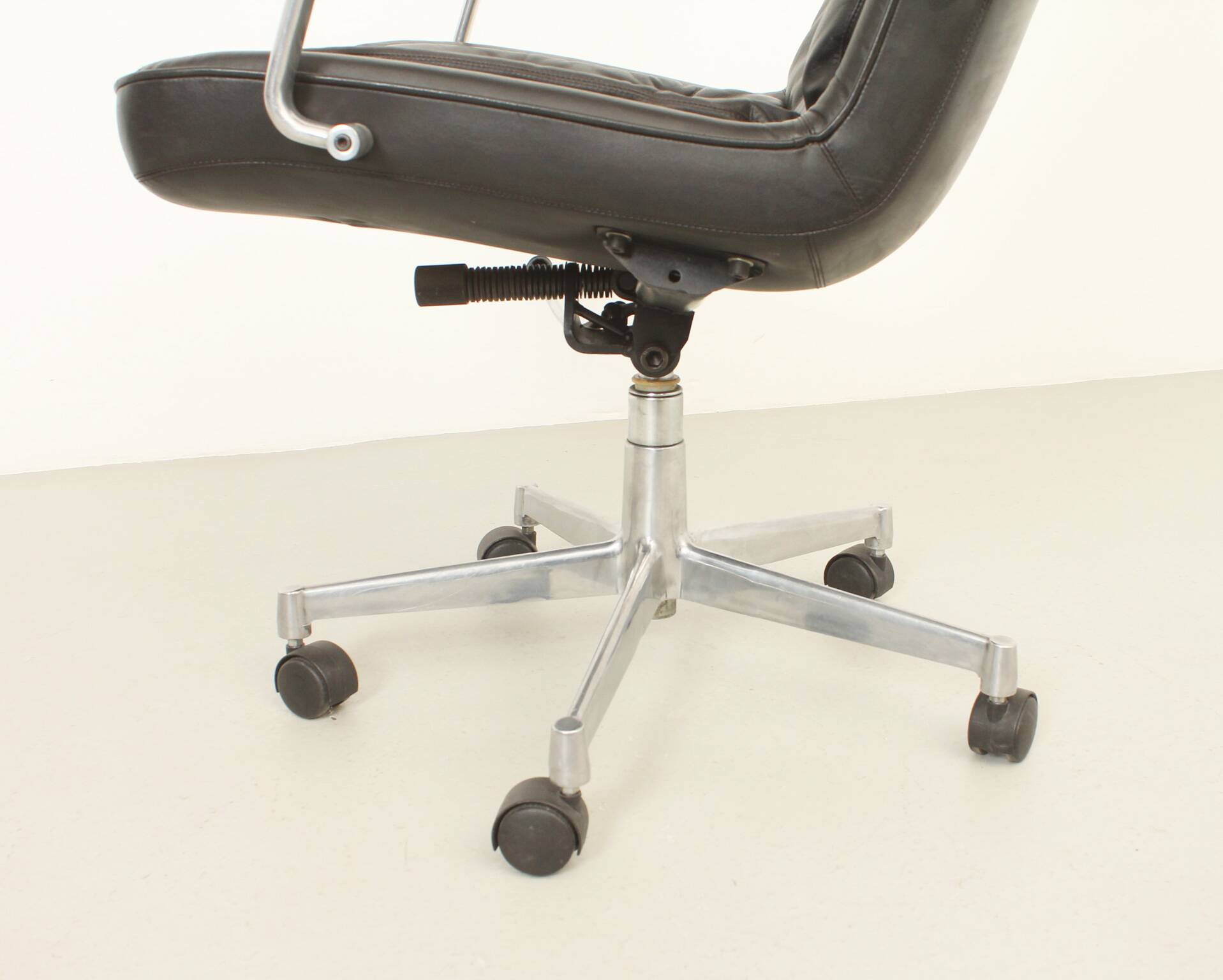 Leather office chair by Jørgen Kastholm for Kill International