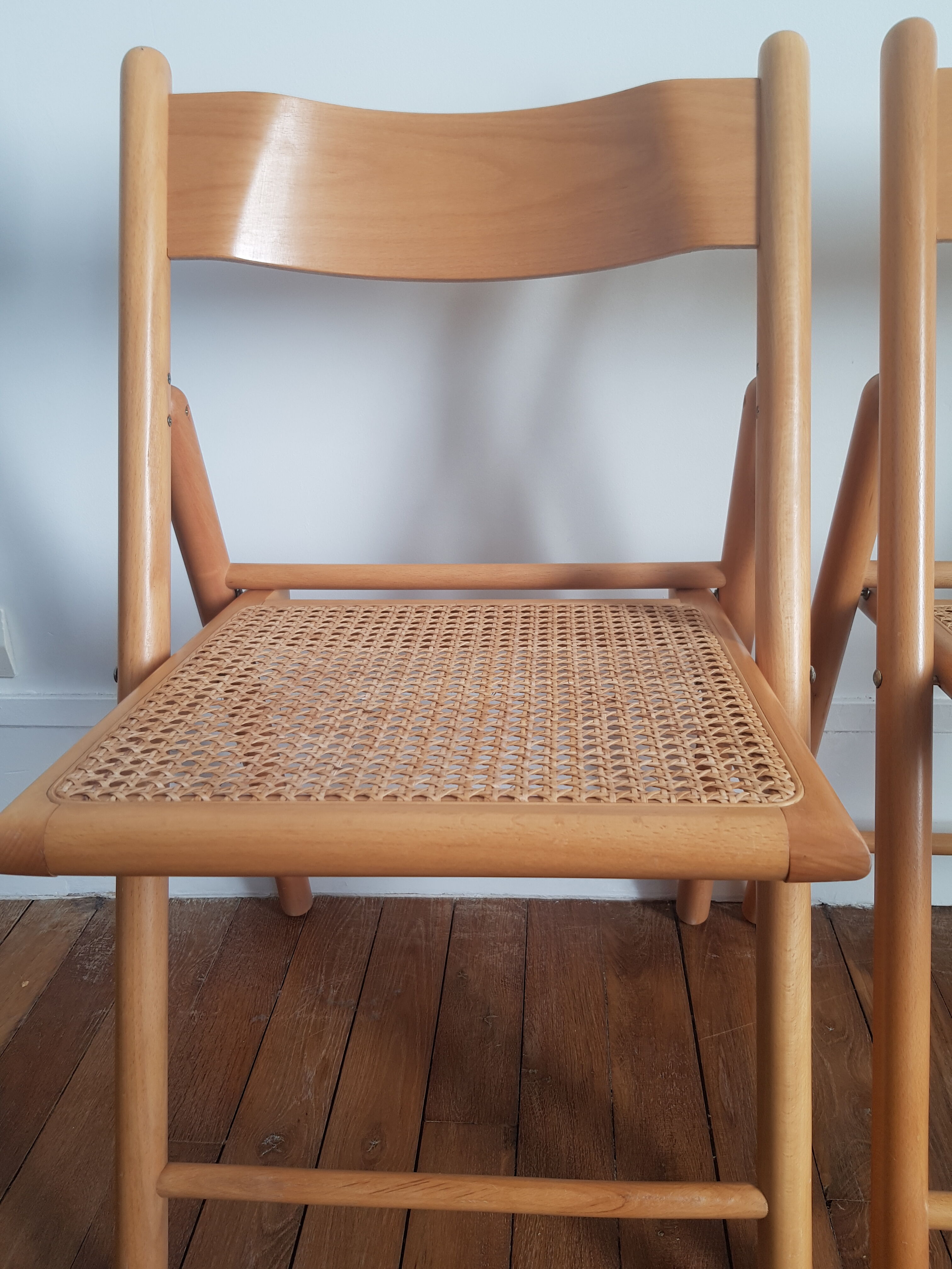 Set of 2 folding chairs cannees