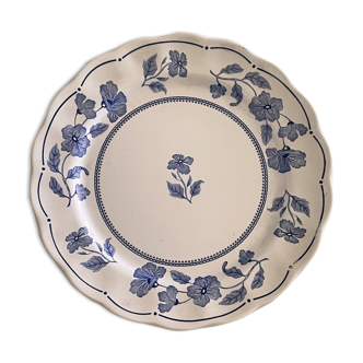 Assiette à décor floral en porcelaine