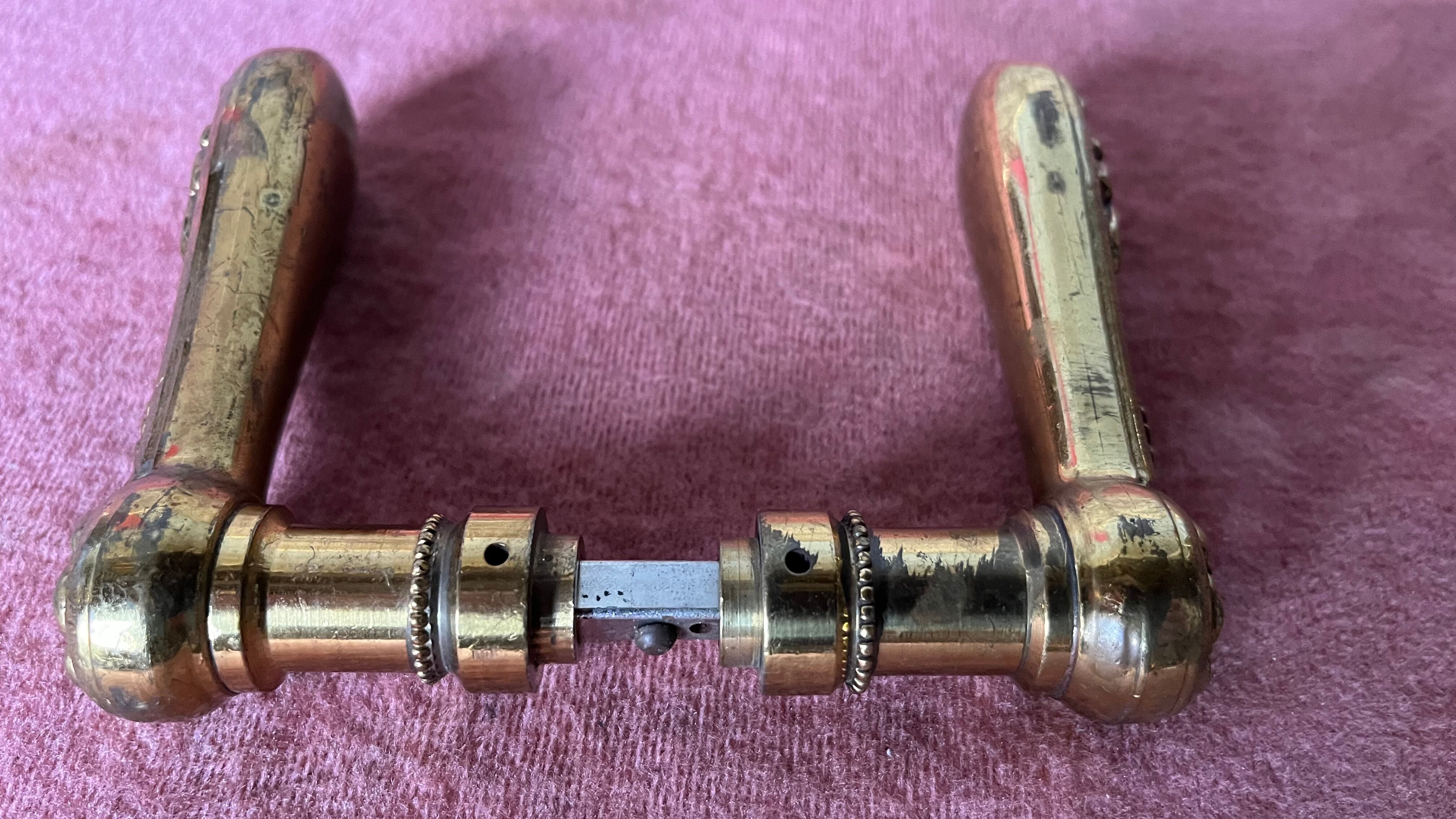 Antique bronze door handle