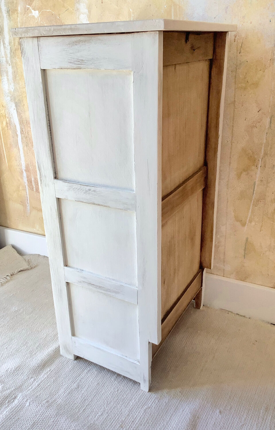 Storage cabinet