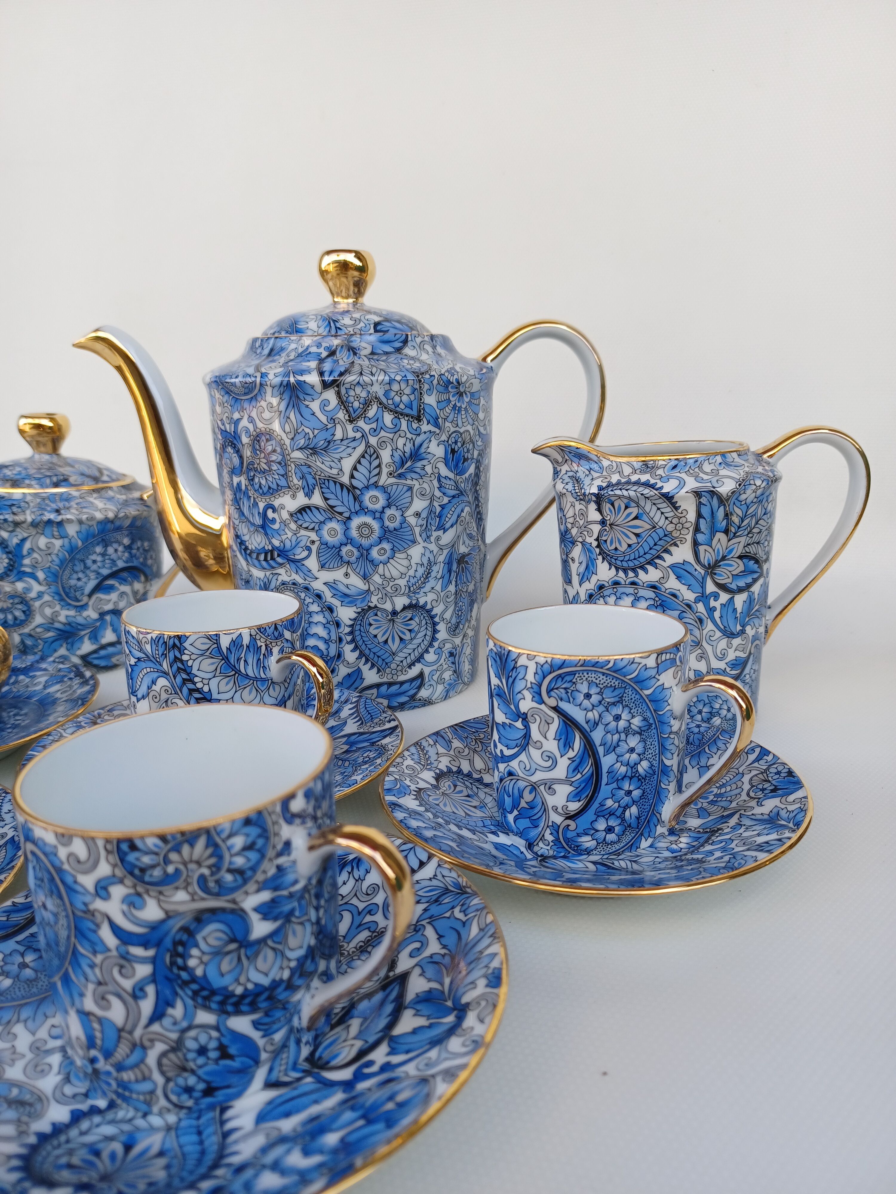 Coffee service in limoges porcelain, by lazeyras.