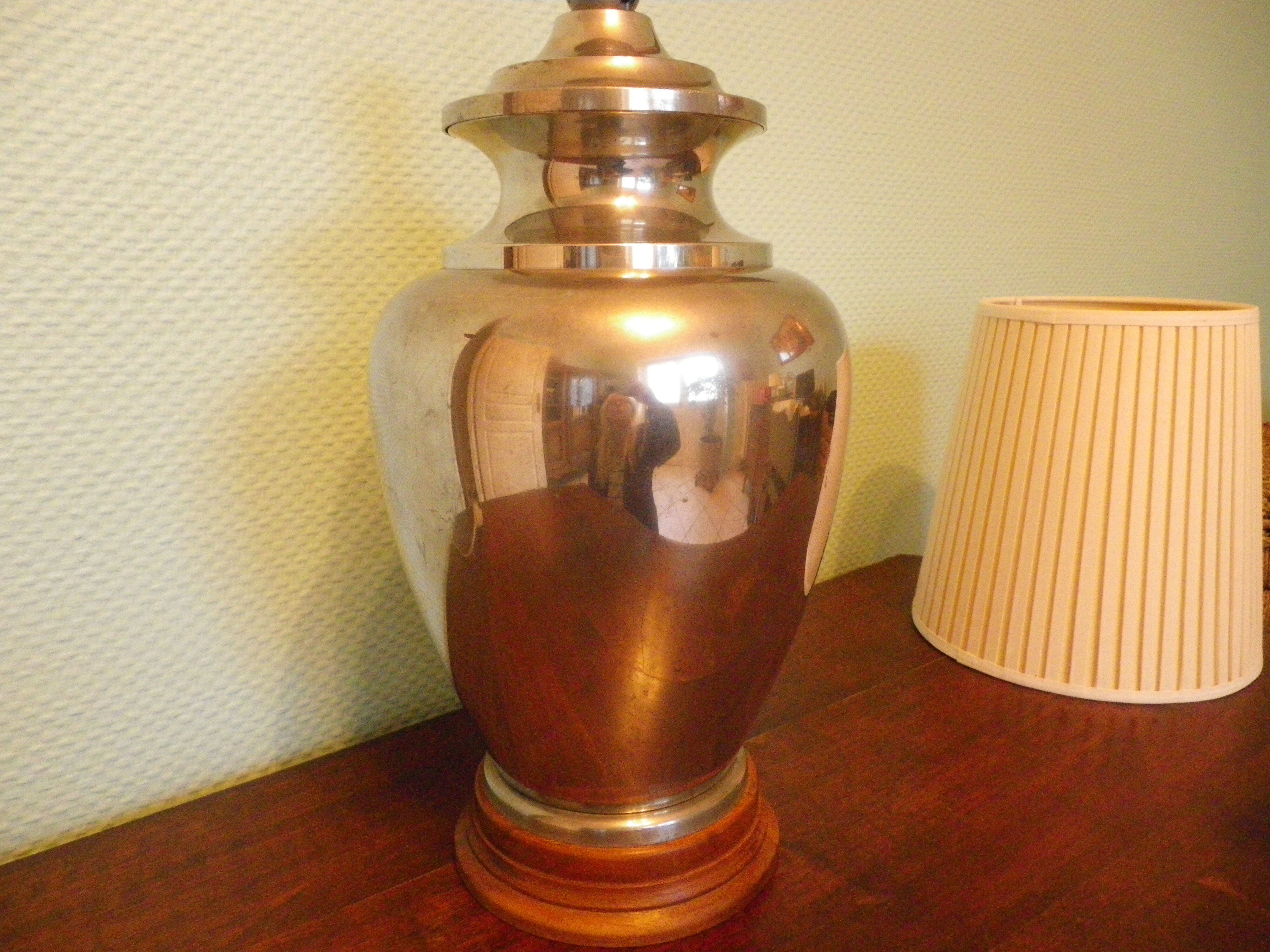 Living room mood lamp, silver metal base, wooden base, pleated lampshade