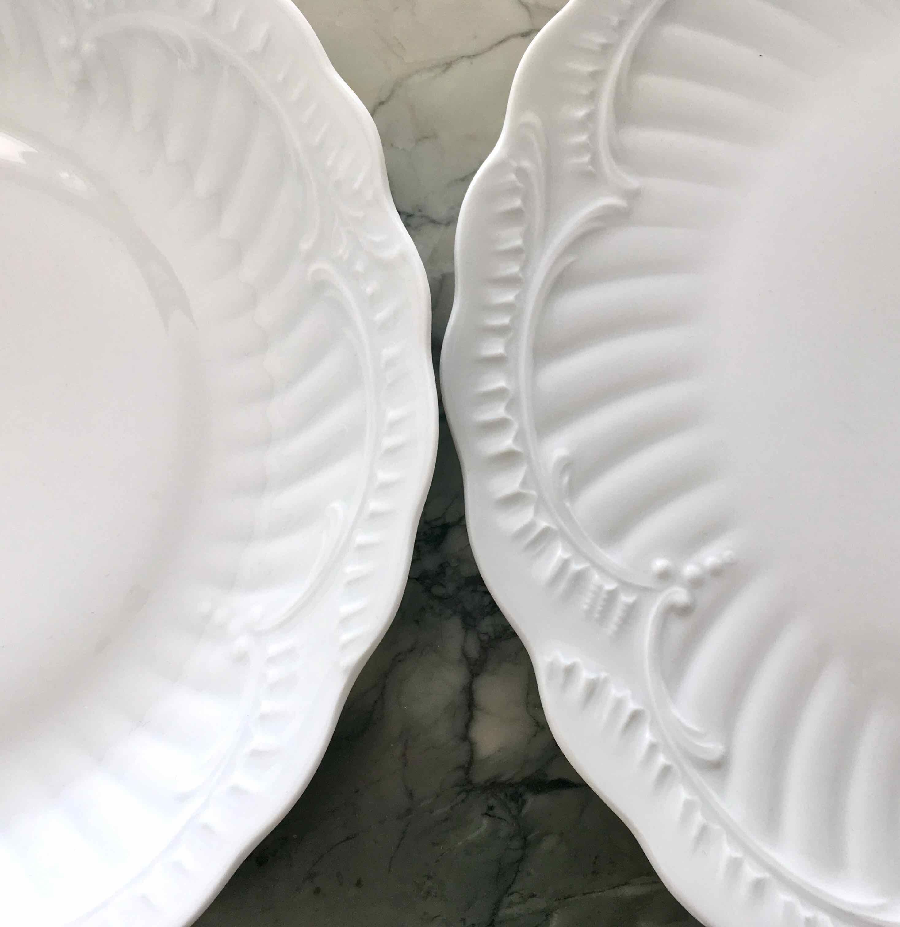 Set de 24 assiettes porcelaine fine de Limoges