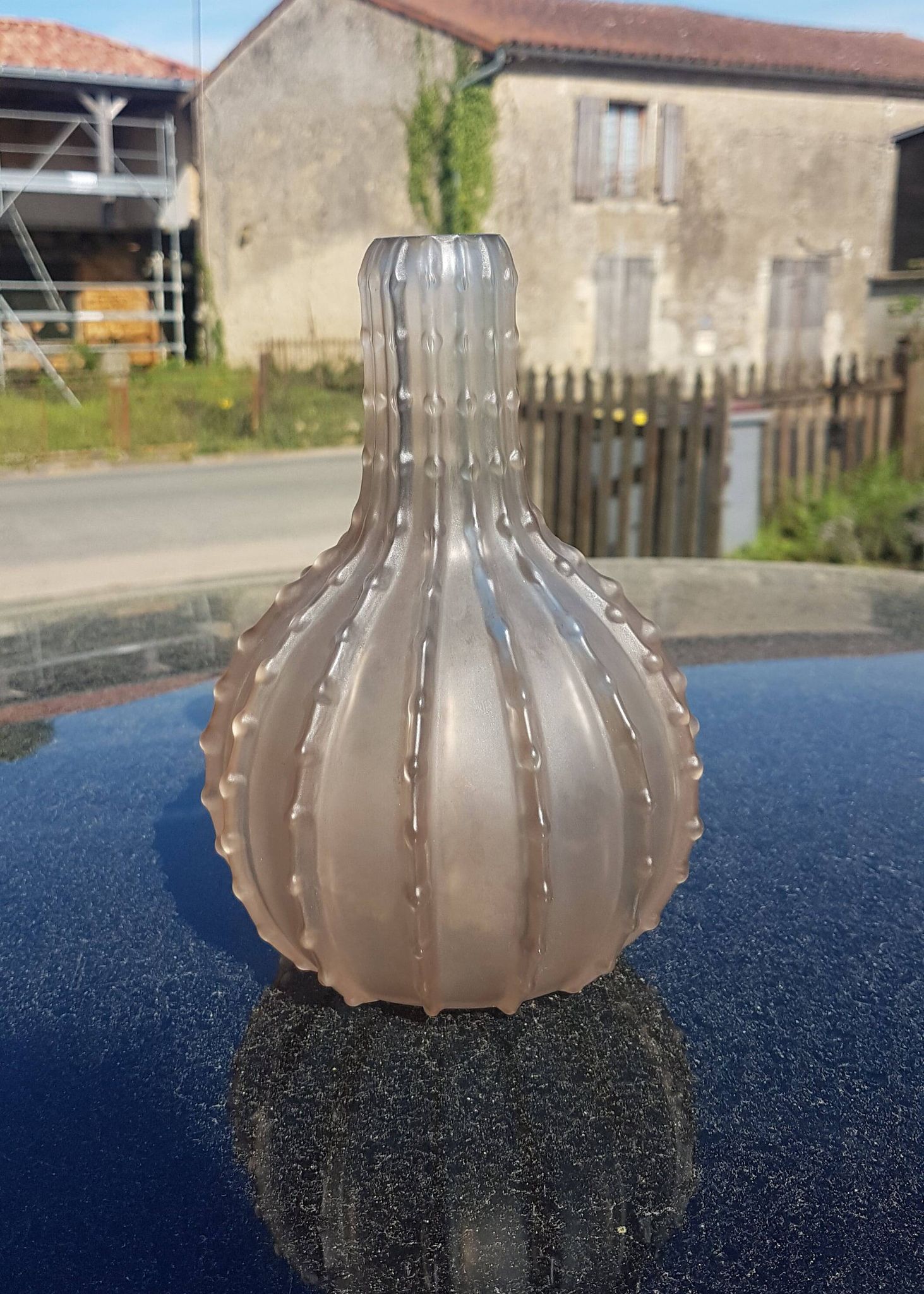 Vase Lalique modèle dentelé
