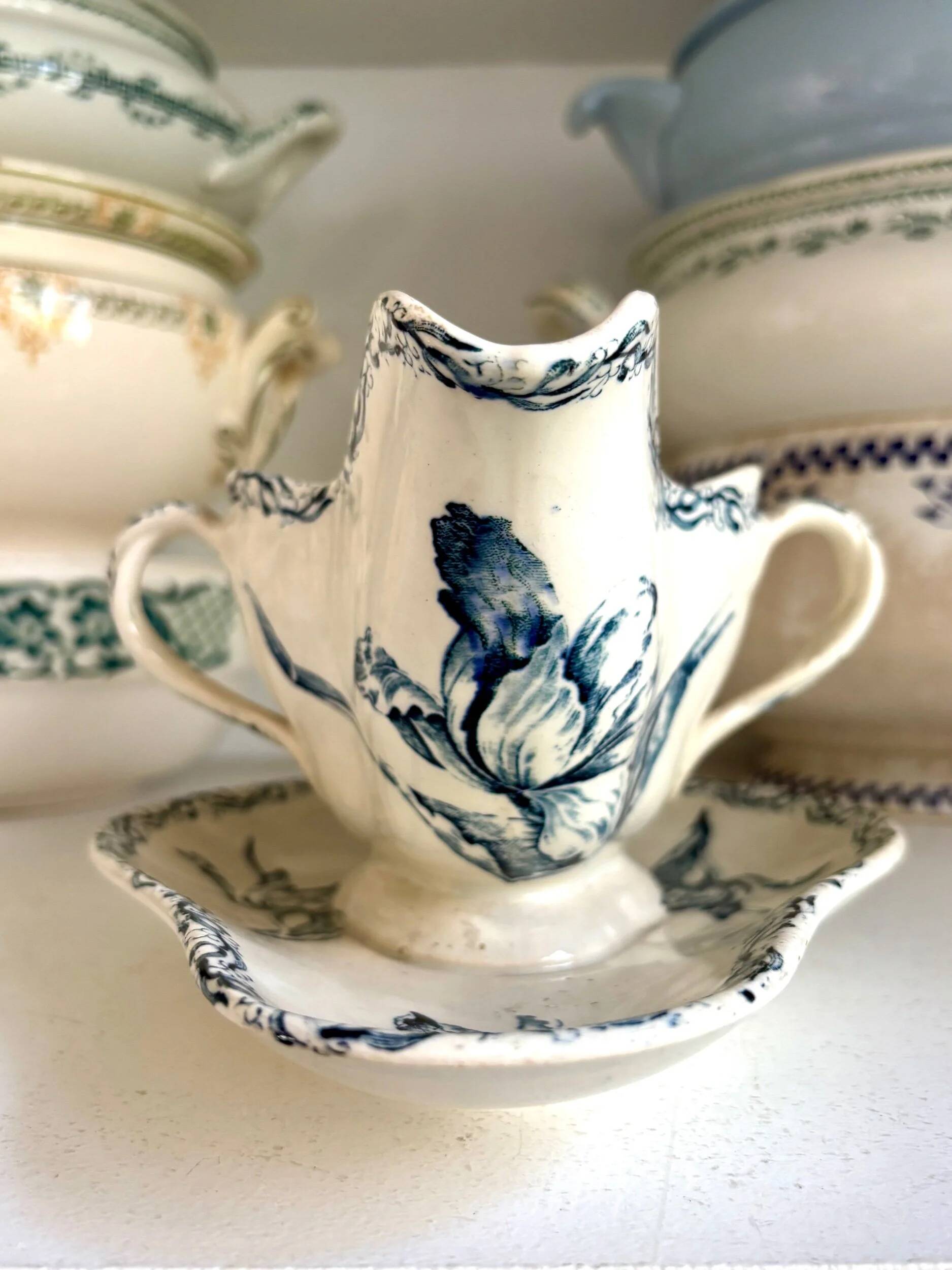Lunéville sauce boat in blue ironstone, "Tulip" service.