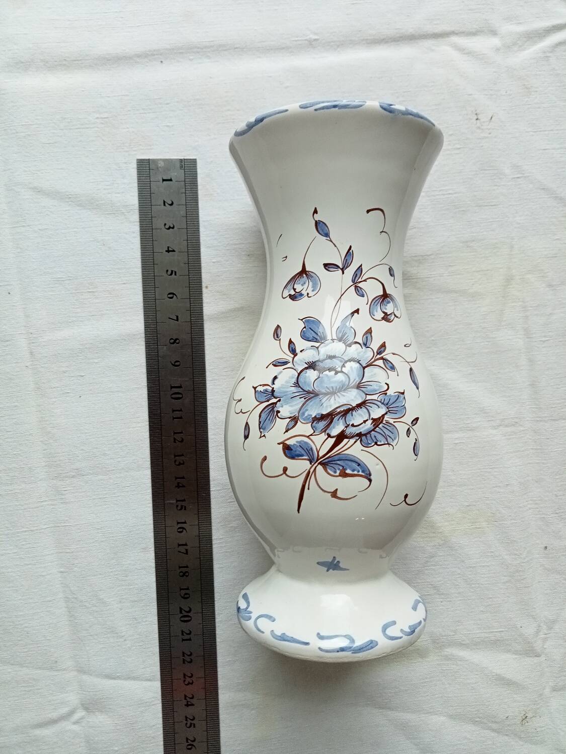 Vase Moustiers