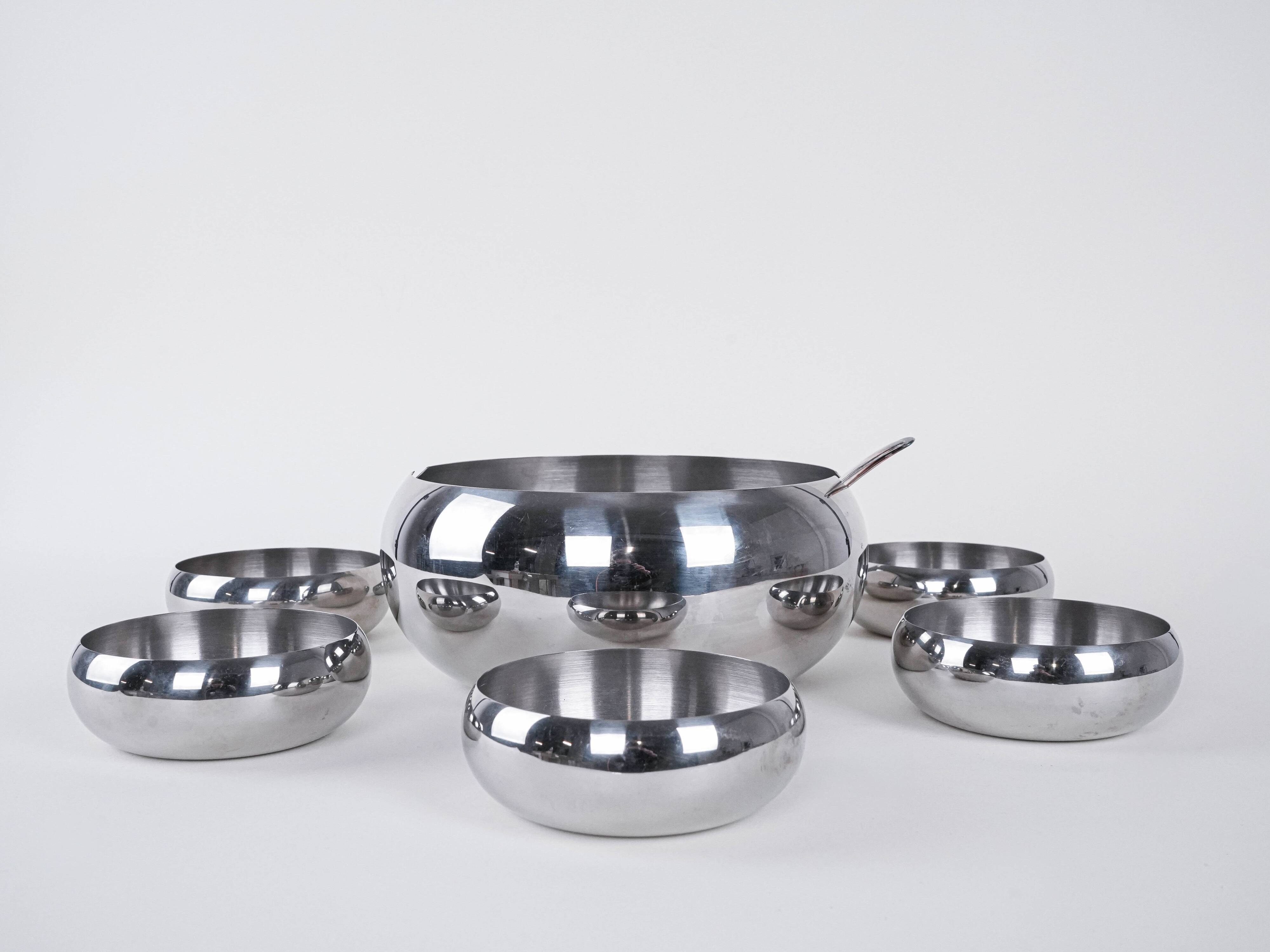 Set of stainless steel bowls, Italian design, 1980s, made in Italy
