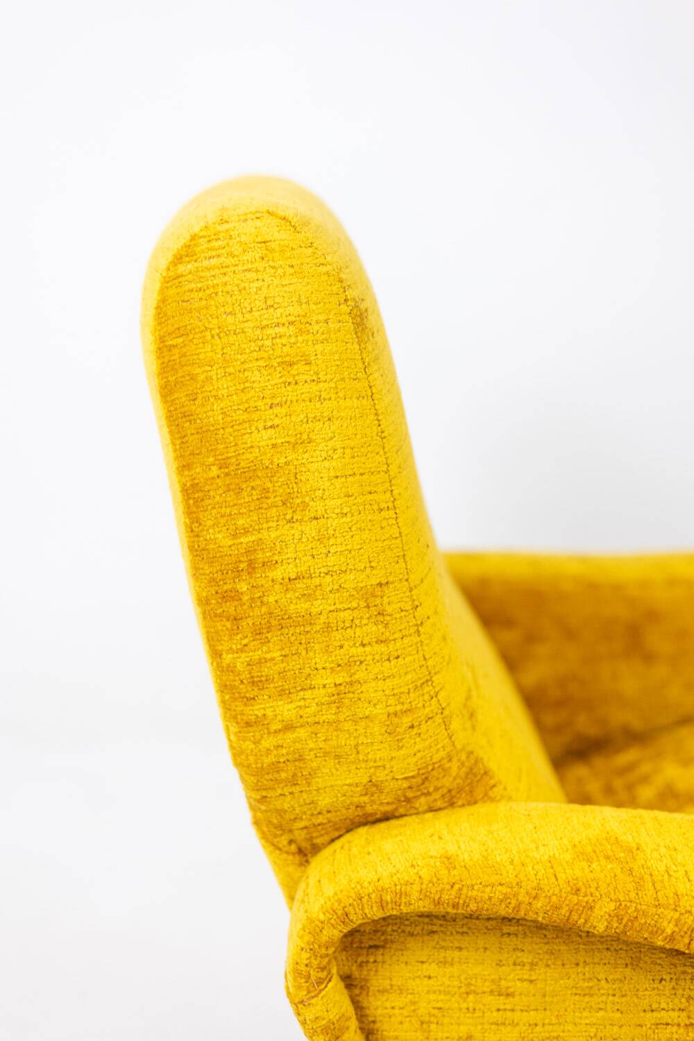 Marco Zanuso for Artflex. Yellow and gilded brass armchairs. 1950s.