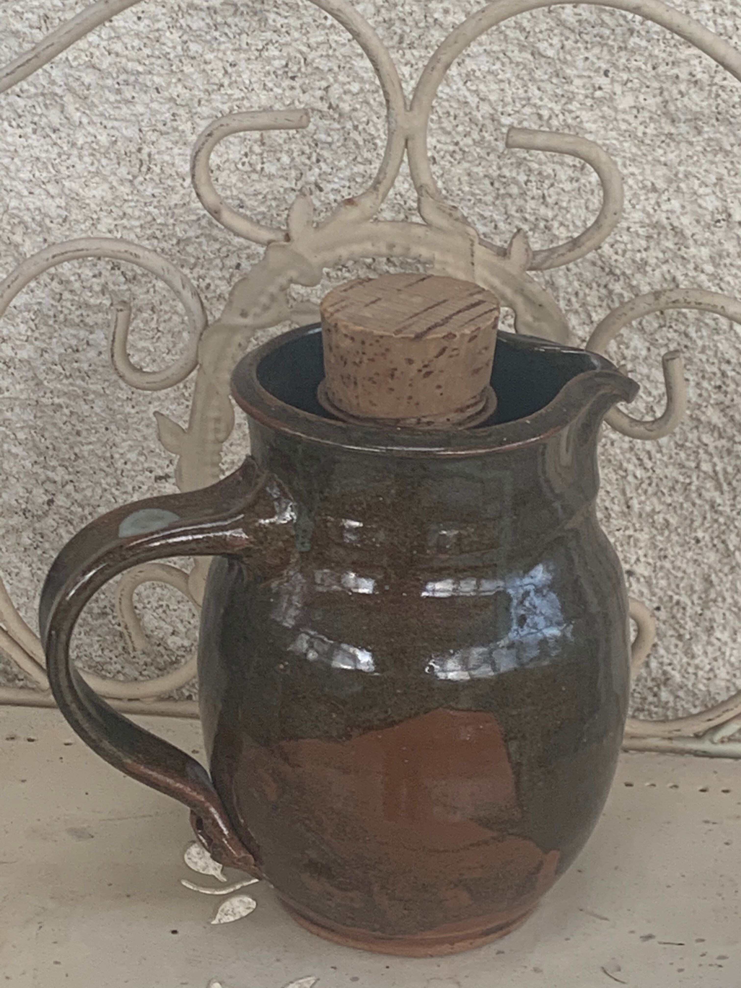 Refreshing carafe in glazed ceramic and vintage cork stopper