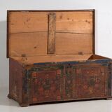 Malle ancienne à motifs floraux (c.1920)