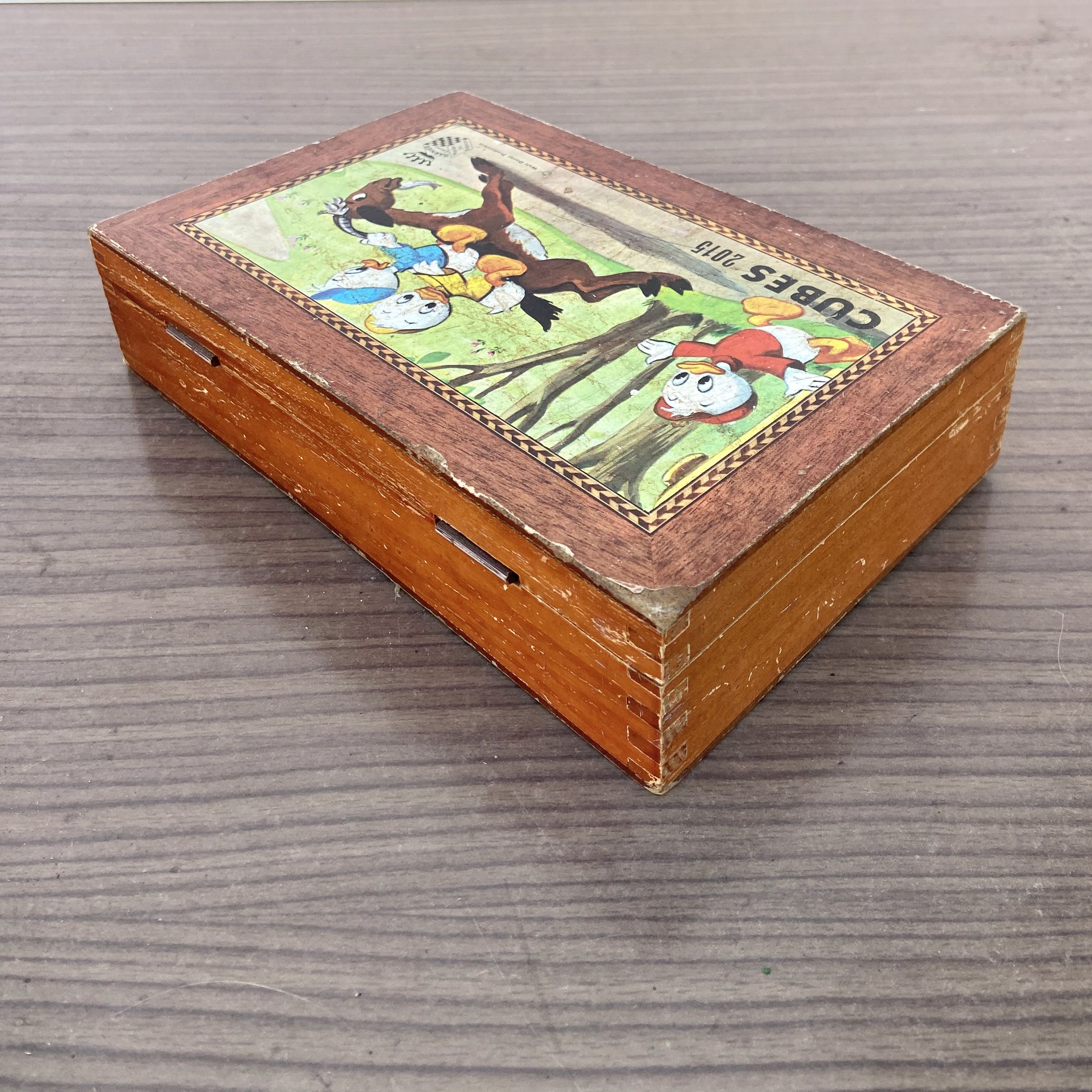 Disney Antique toy, cube puzzle - 12 pieces in their wooden case - Garnier Cornil