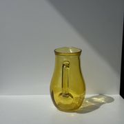 Pichet vintage en verre jaune