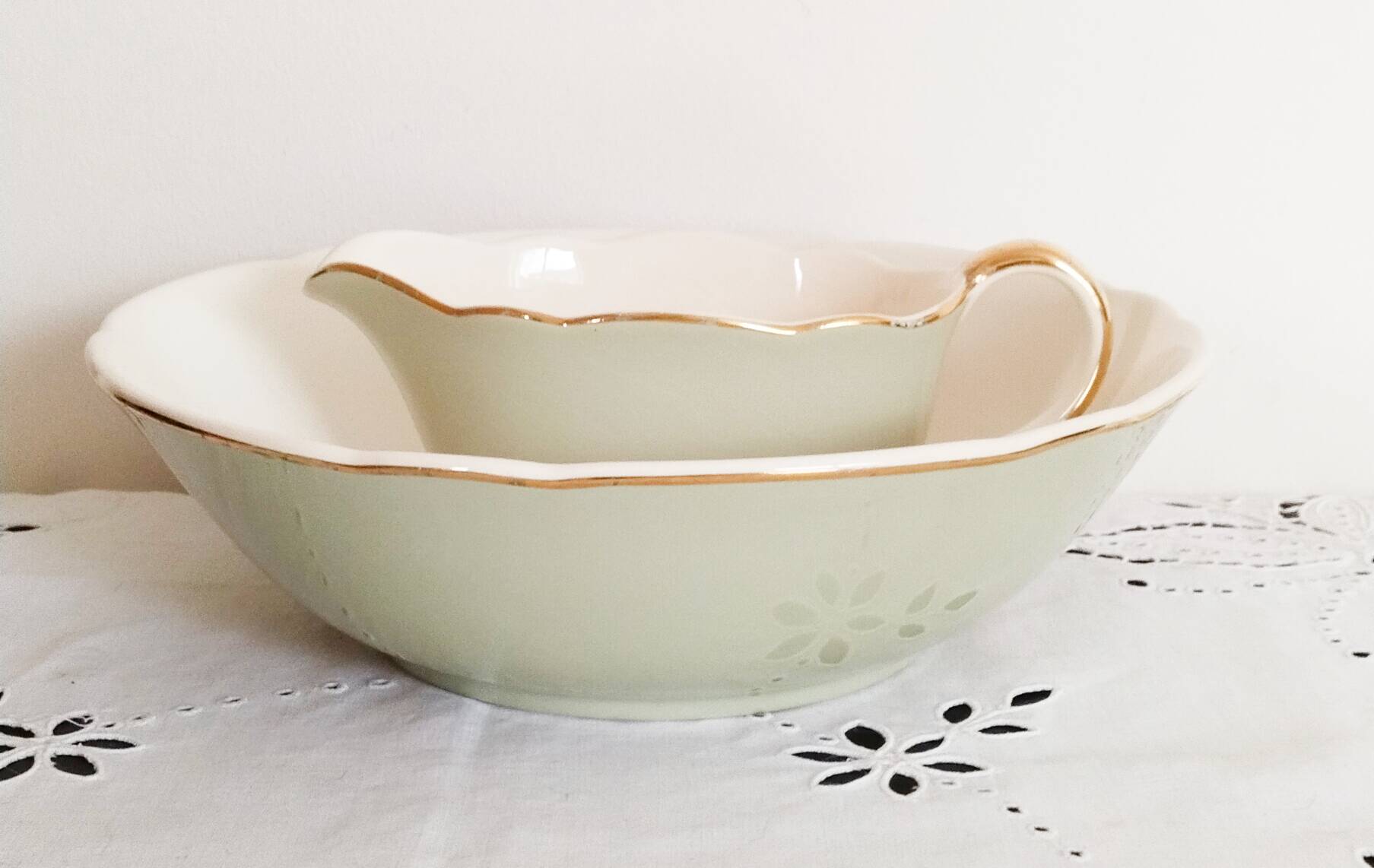 Villeroy and Boch porcelain salad bowl and sauce boat