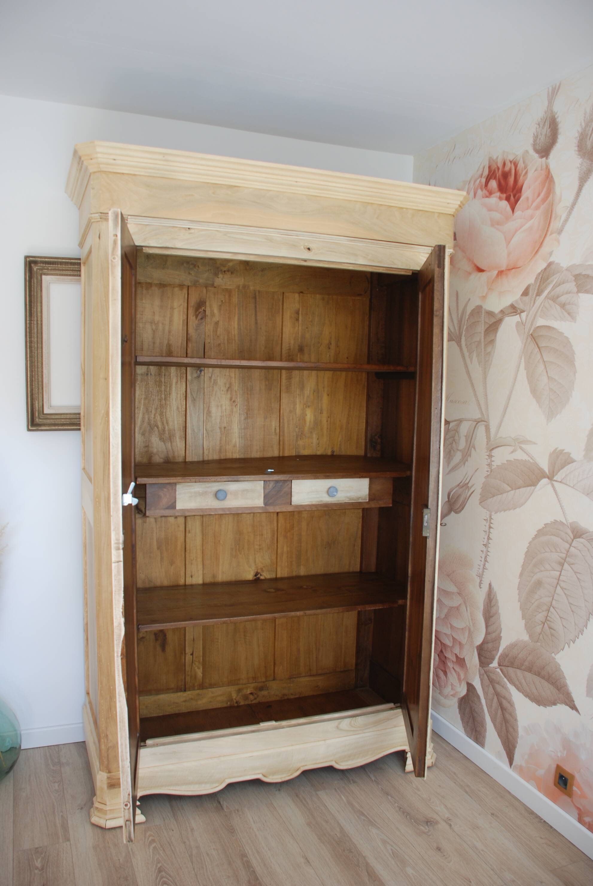 Walnut cabinet early XXth