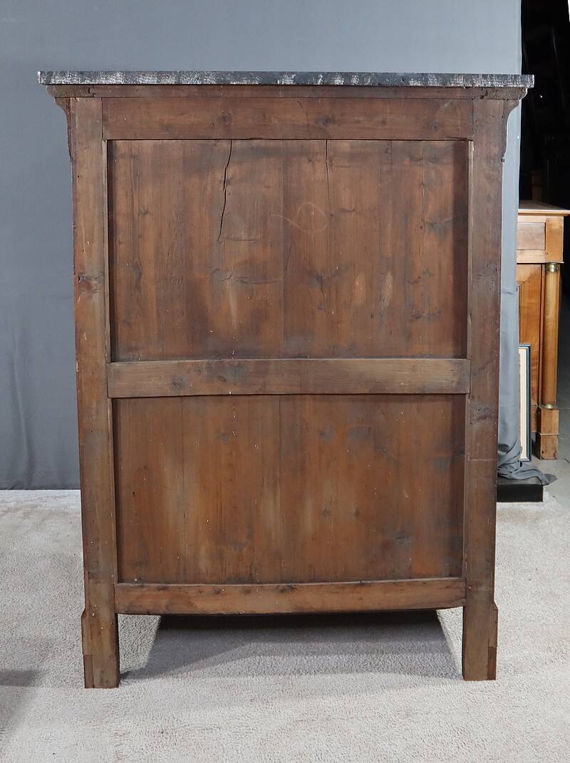 Mahogany burl chest of drawers, Restoration period – Early 19th century
