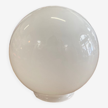 Globe en opaline blanche 14cm