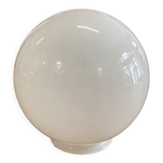 Globe en opaline blanche 14cm