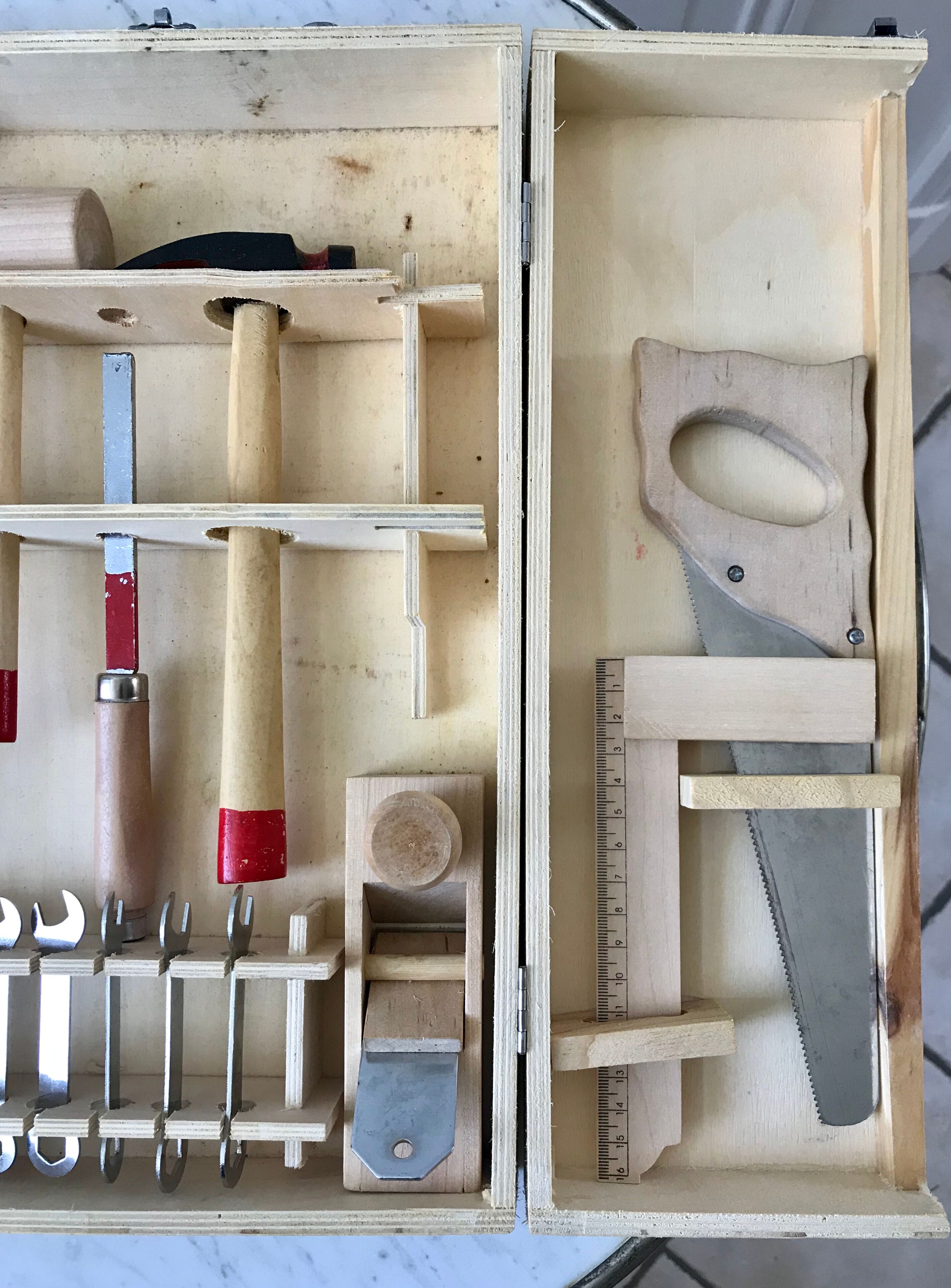 DIY toy box for kids vintage 50s