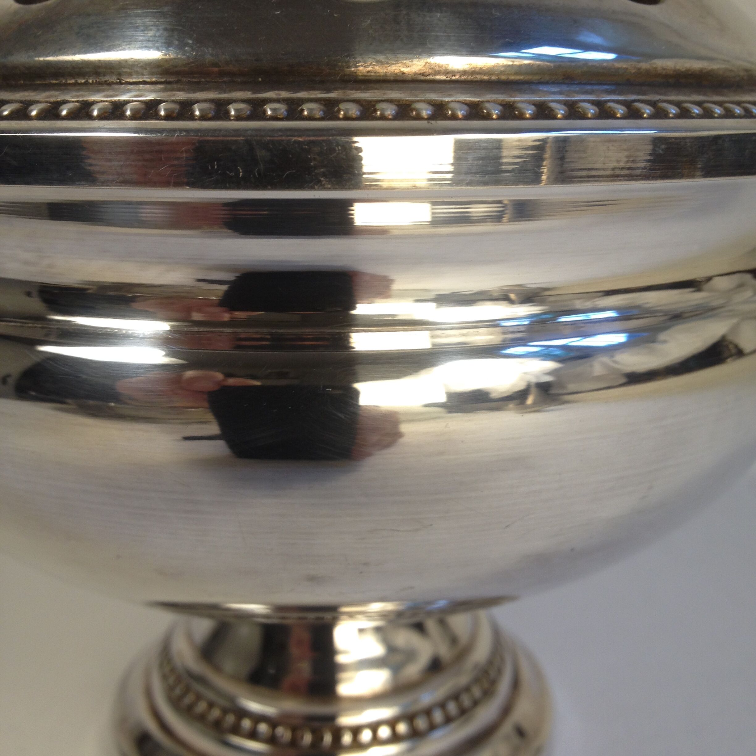 Pique flowers in silver metal